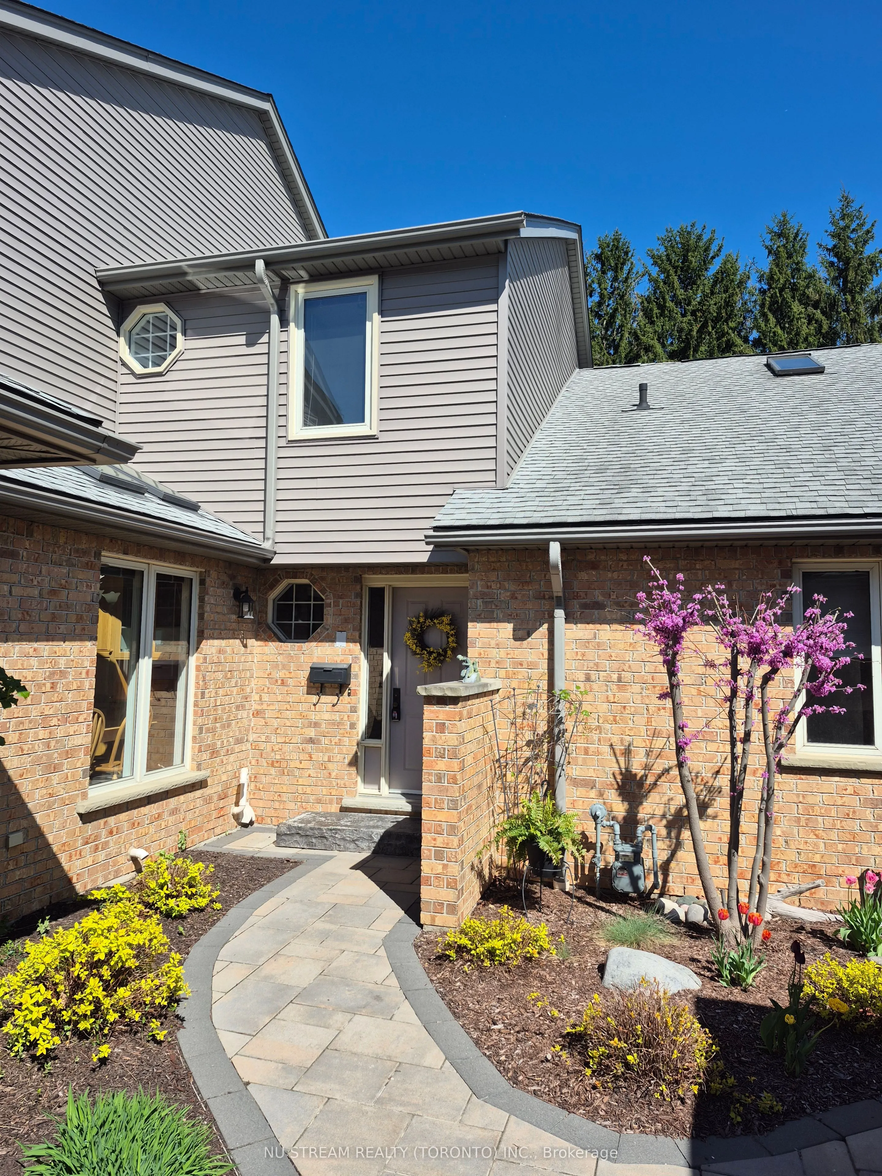 691 Lansdowne Avenue, #30