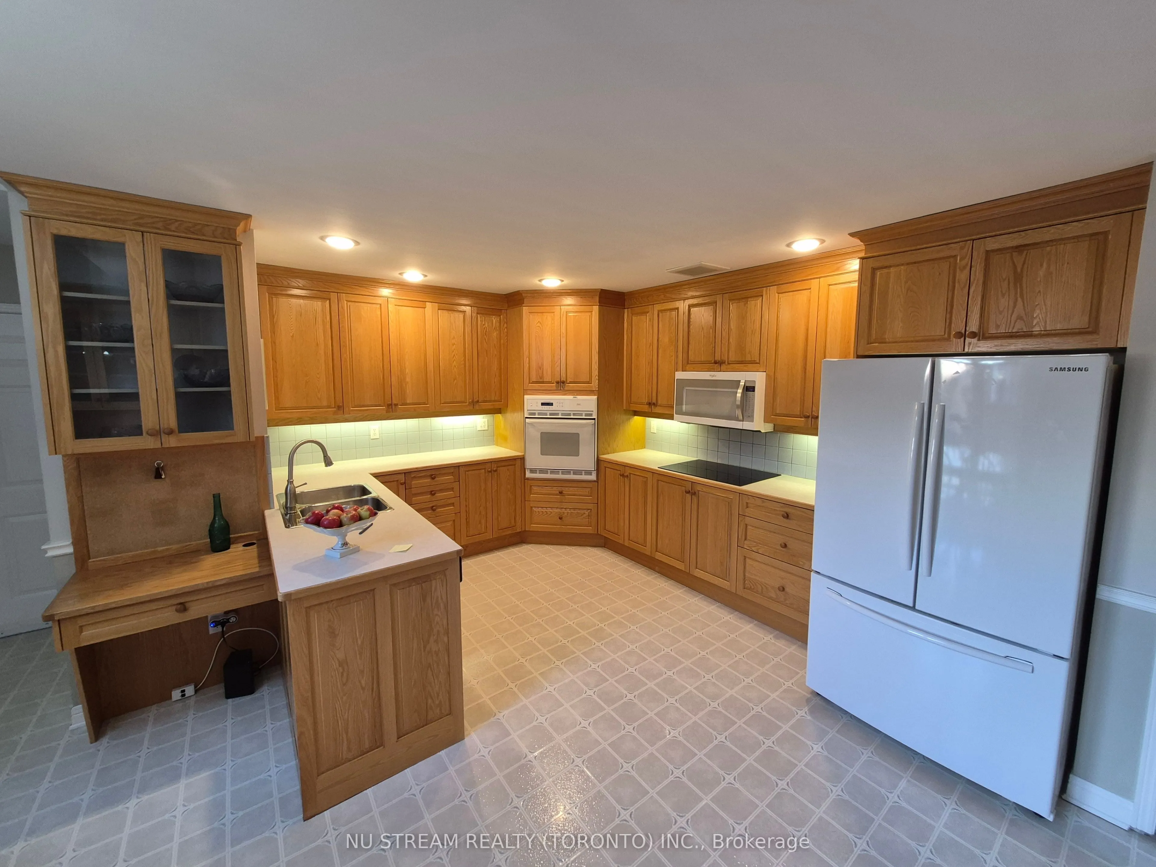 691 Lansdowne Avenue, #30