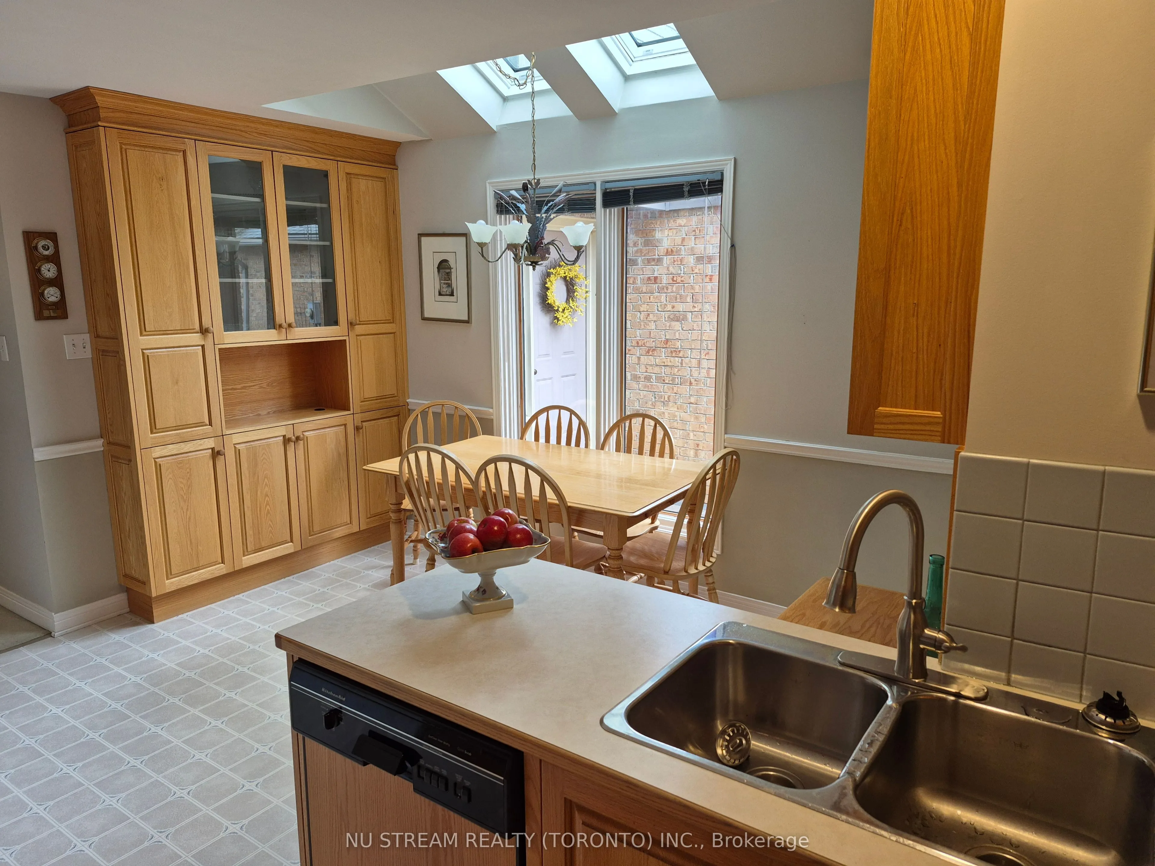 691 Lansdowne Avenue, #30