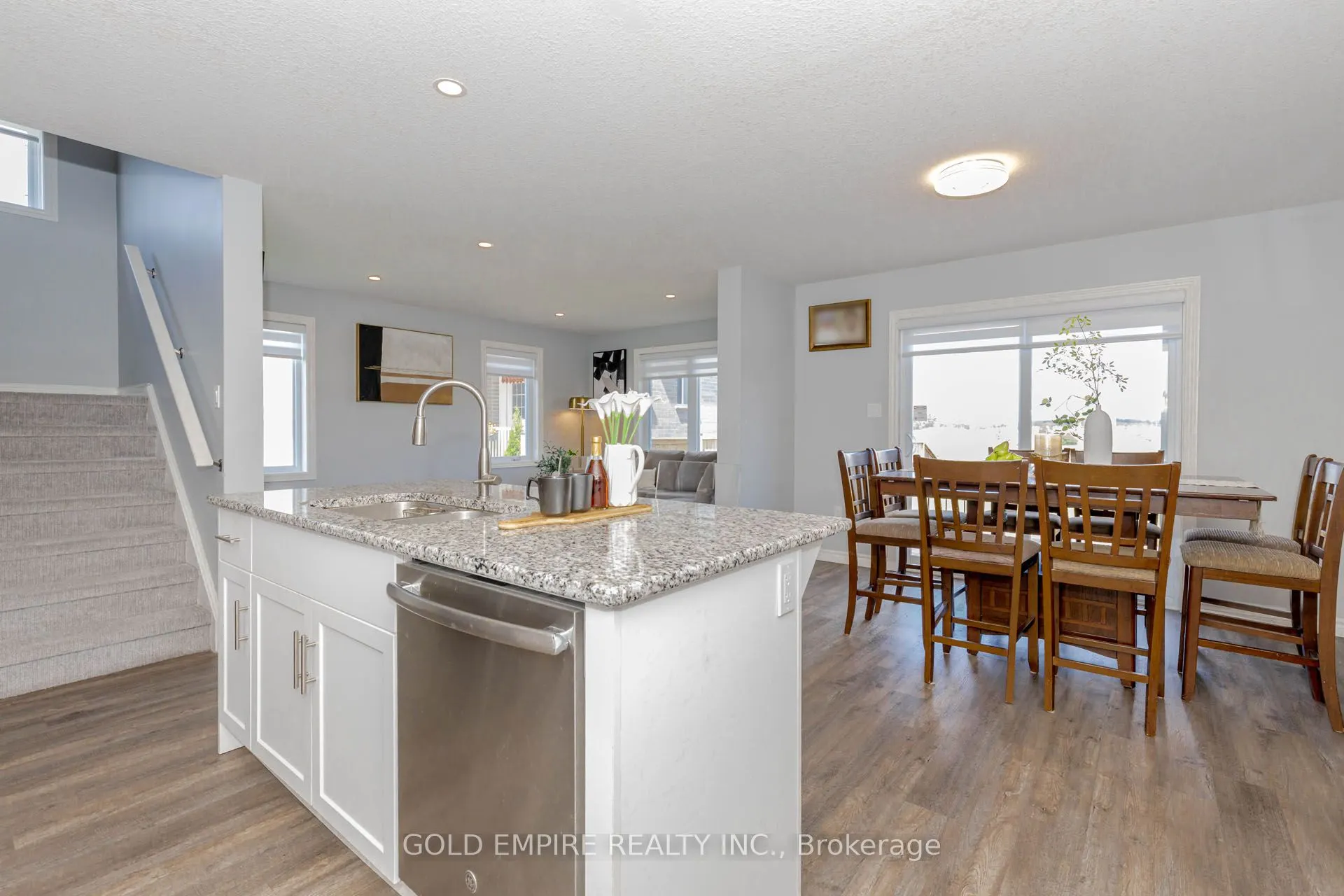 28 MINLER Street, #6
