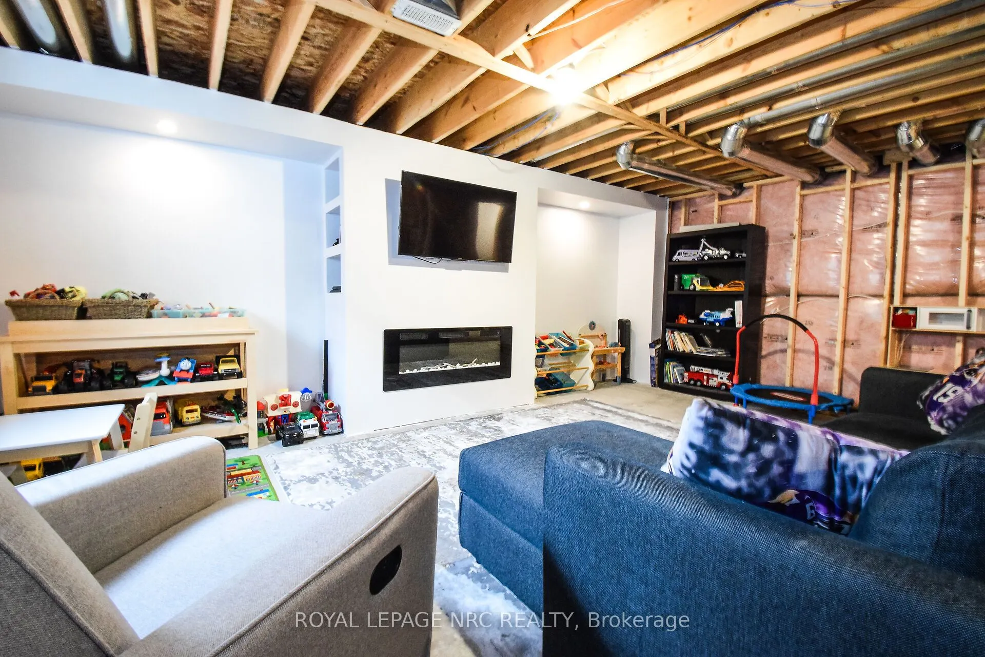 4062 Thomas Street