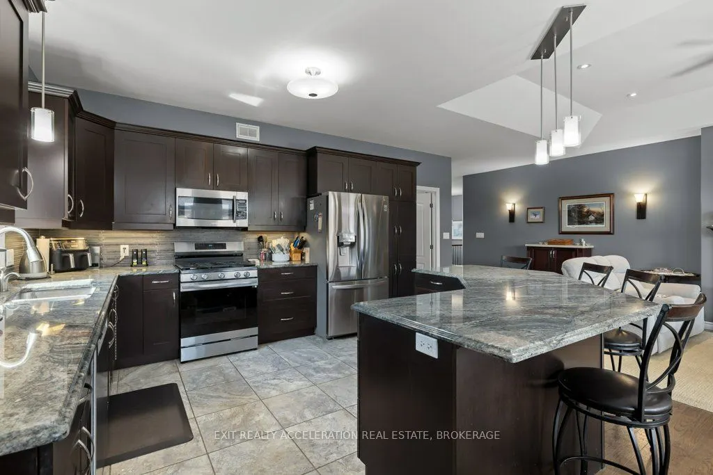 63 ASHWOOD CRESCENT