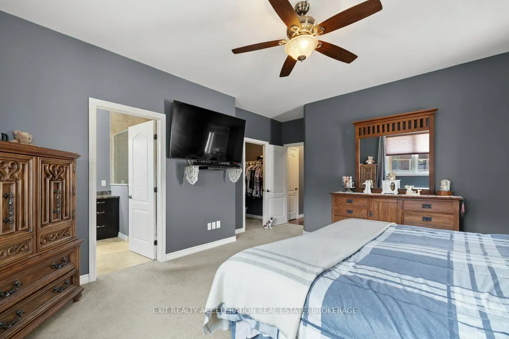 63 ASHWOOD CRESCENT