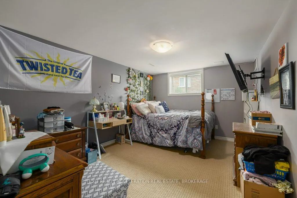 63 ASHWOOD CRESCENT