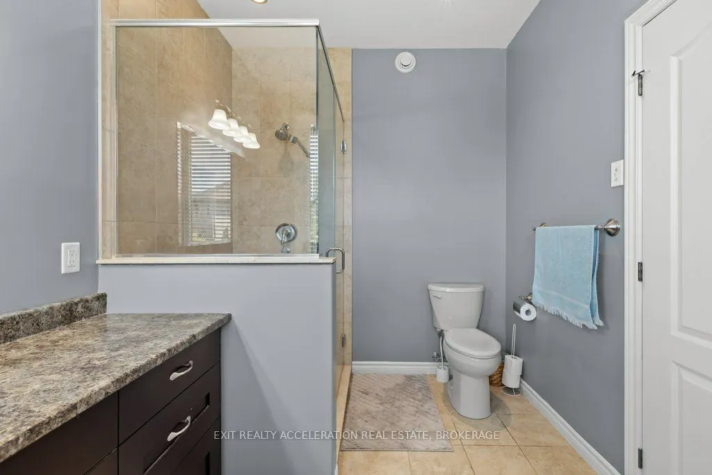 63 ASHWOOD CRESCENT