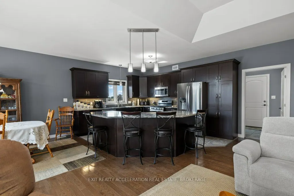 63 ASHWOOD CRESCENT