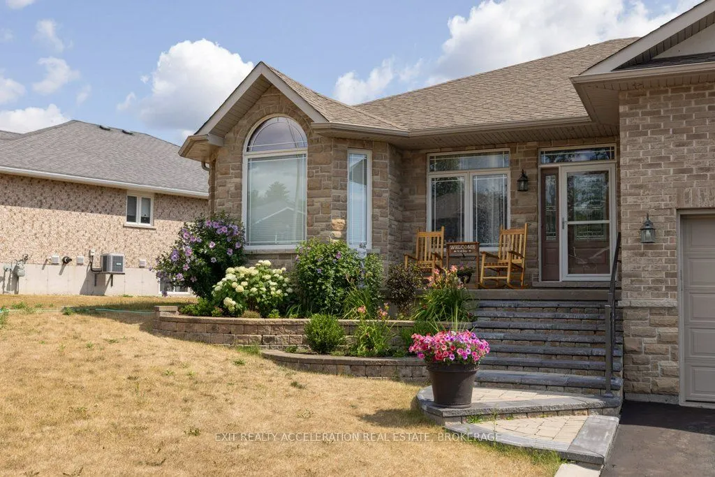 63 ASHWOOD CRESCENT