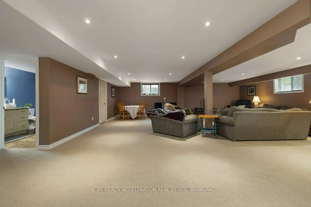 63 ASHWOOD CRESCENT