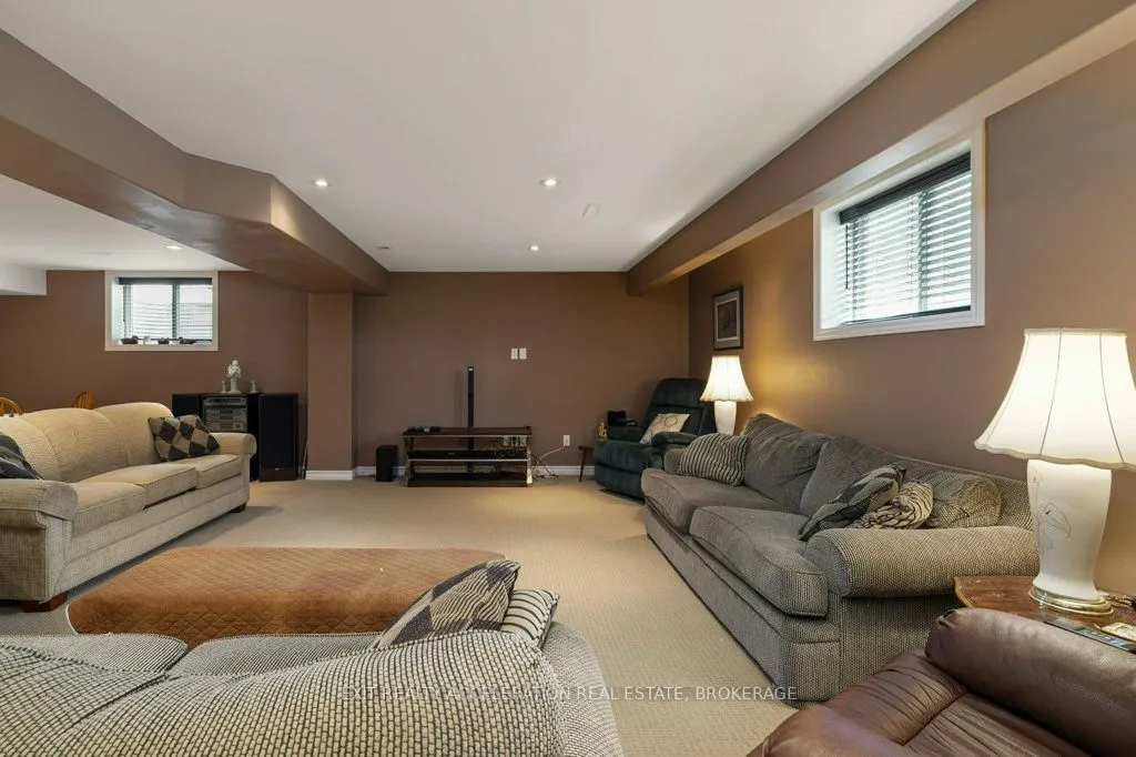 63 ASHWOOD CRESCENT