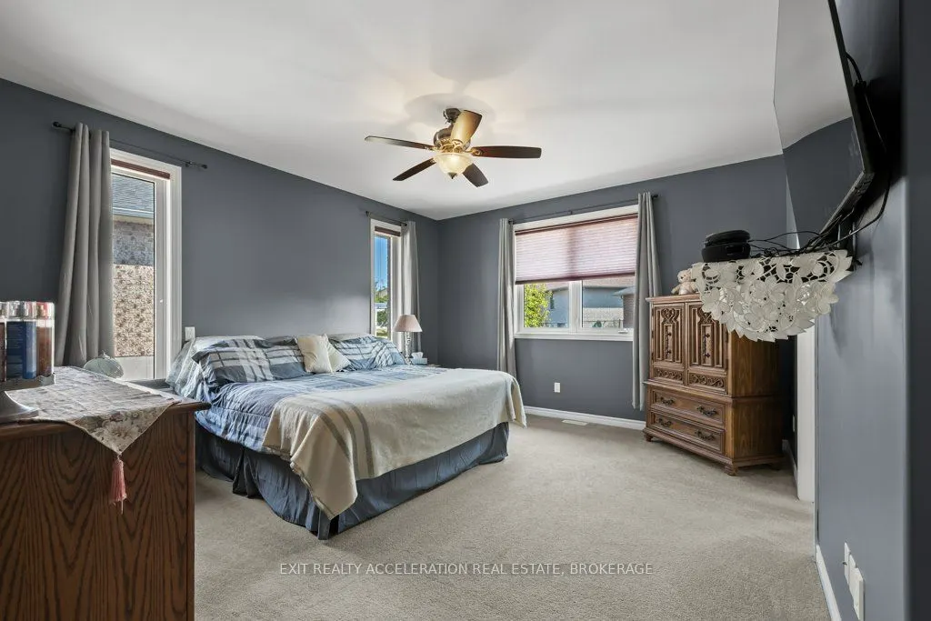 63 ASHWOOD CRESCENT