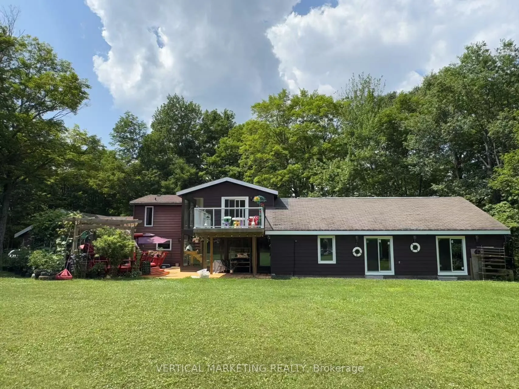 823 Relative Road