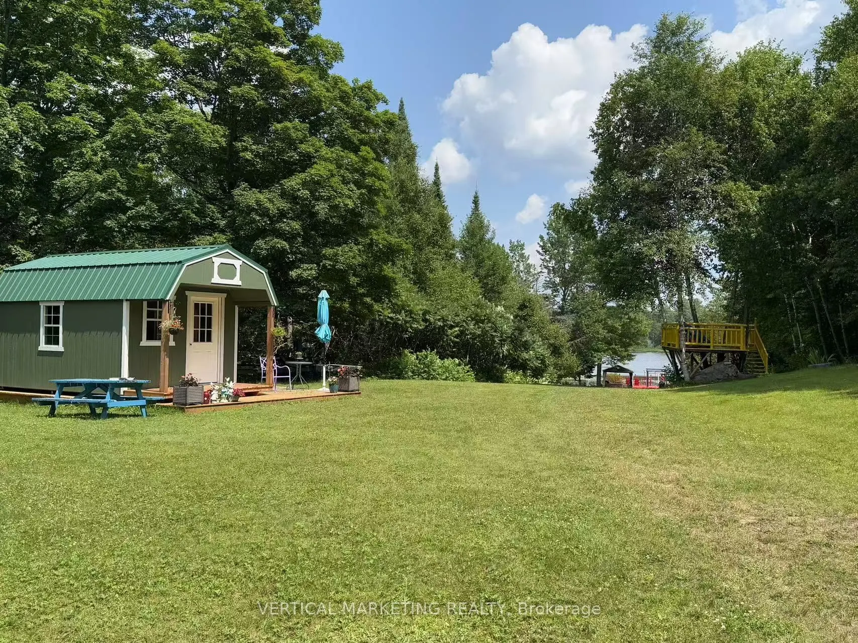 823 Relative Road