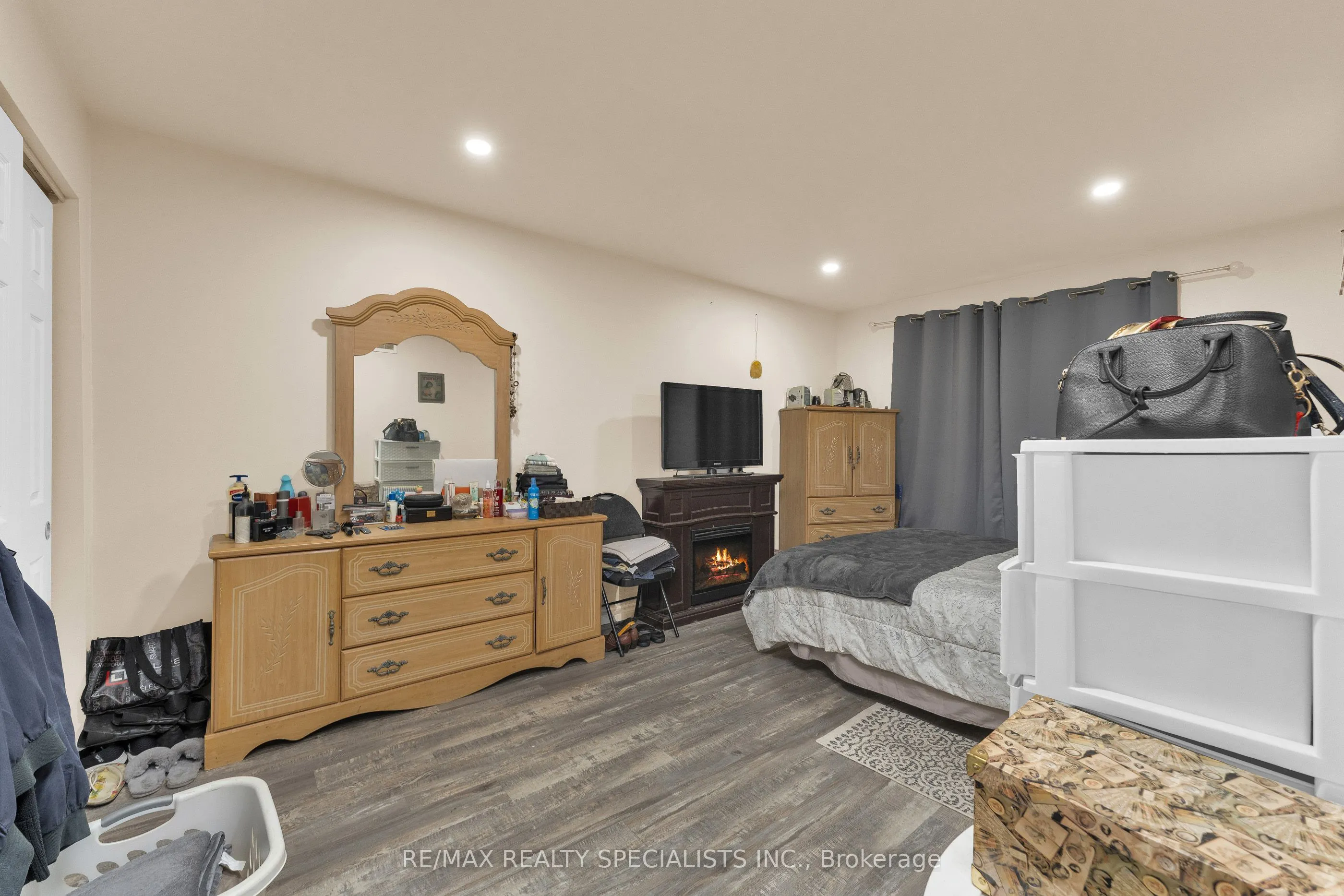 3195 Conservation Drive W