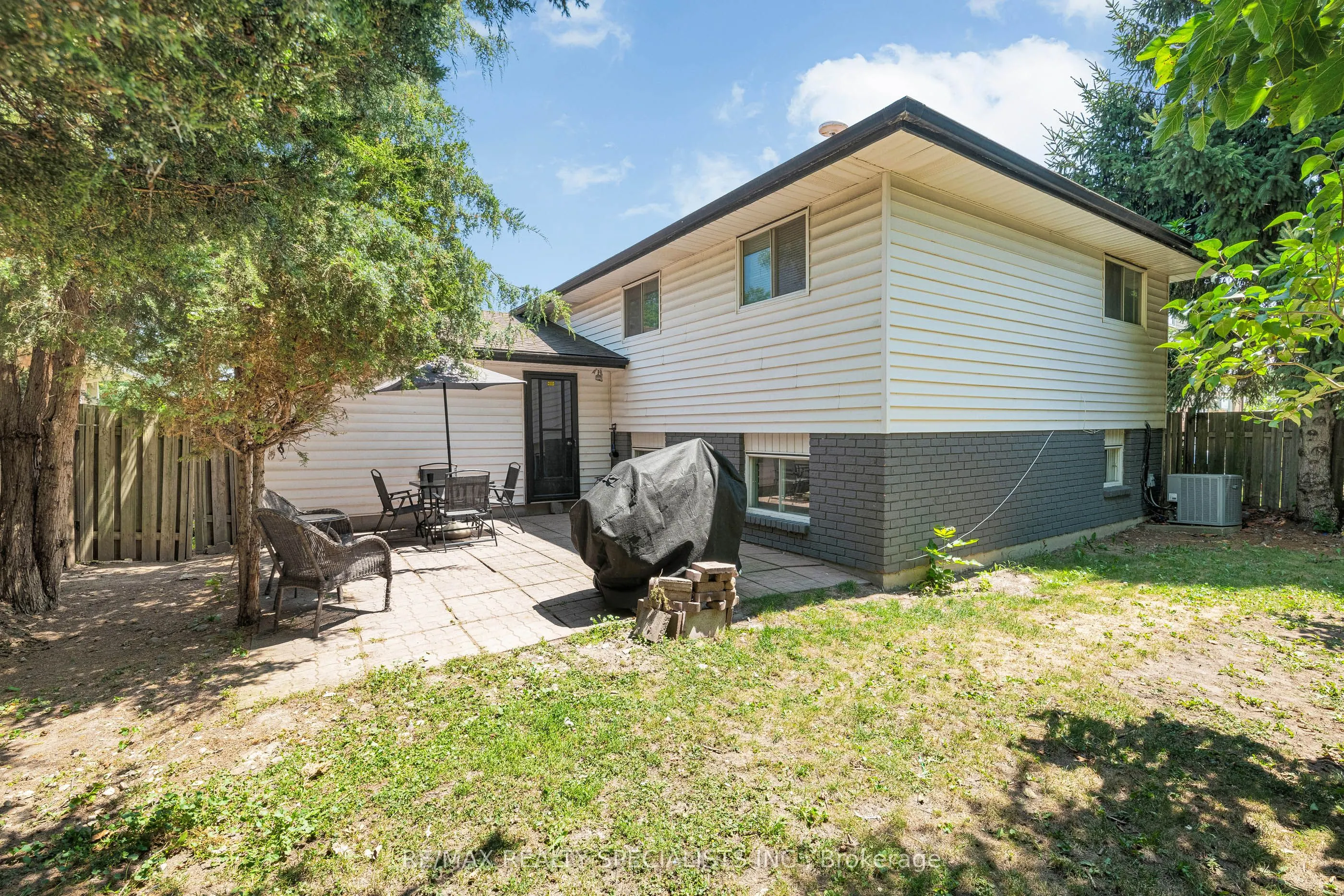 3195 Conservation Drive W
