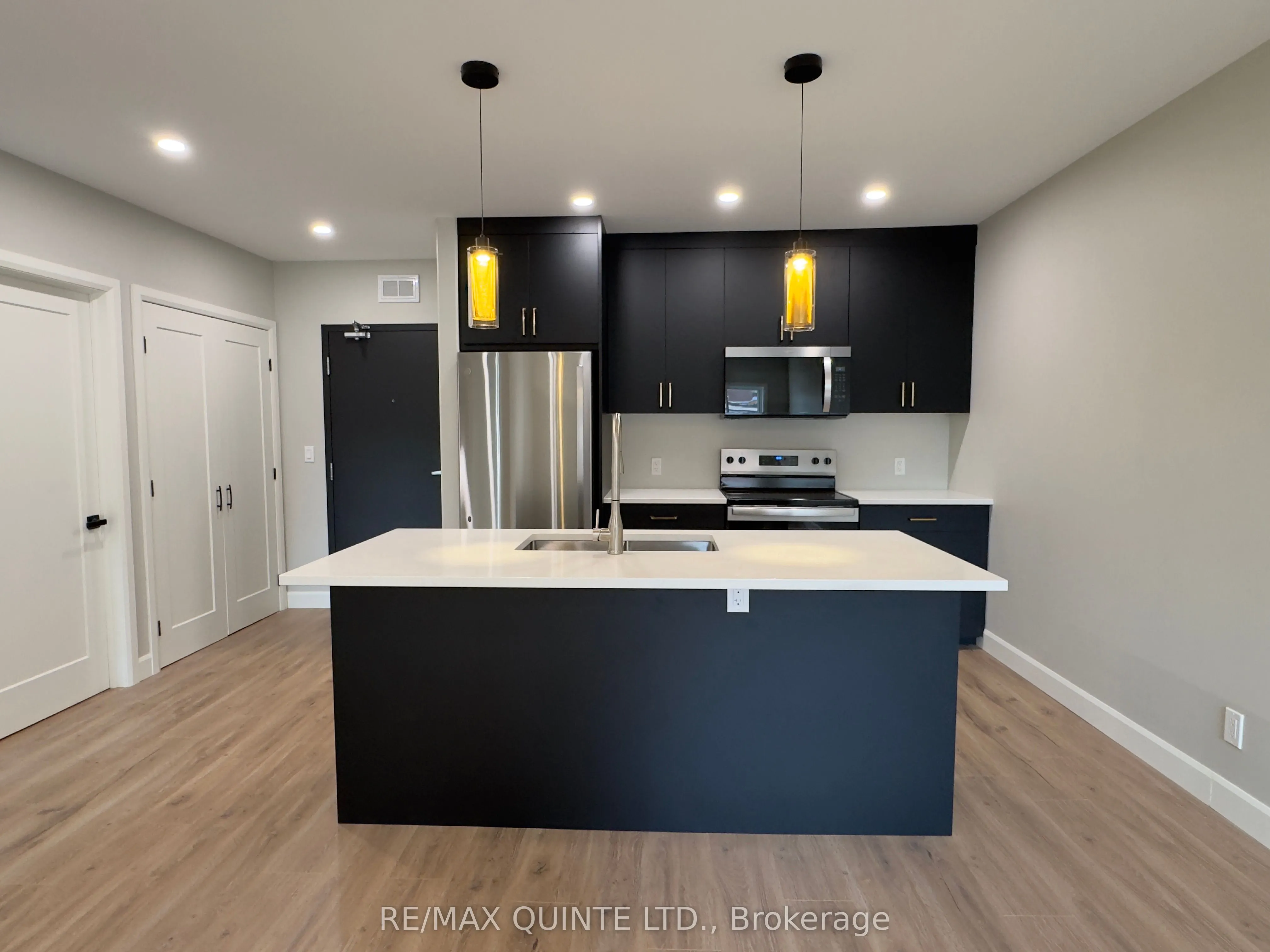 330 Victoria Street, #5