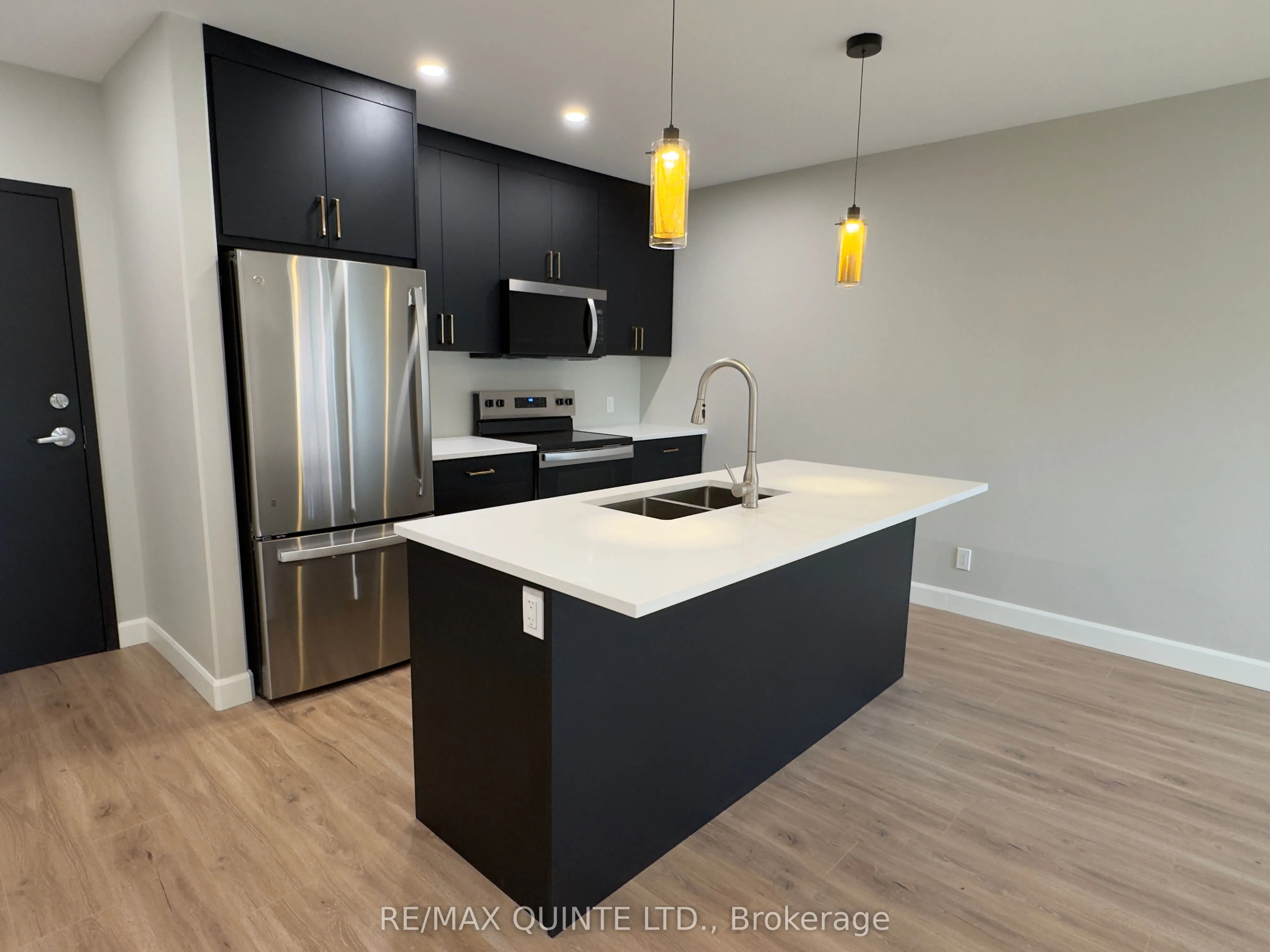 330 Victoria Street, #5
