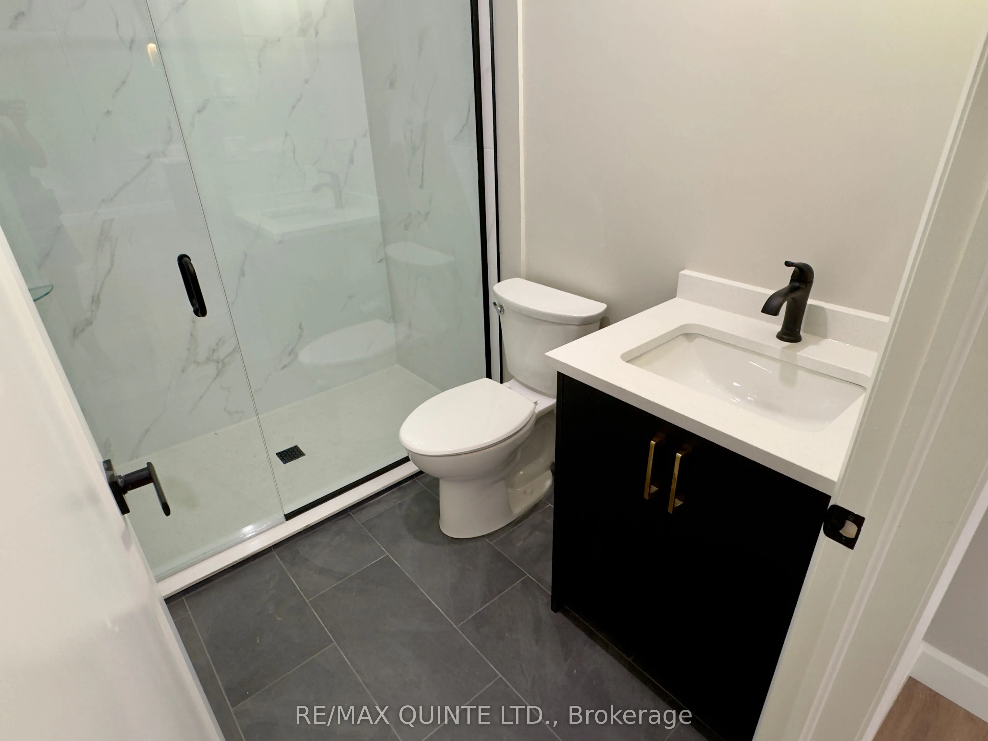 330 Victoria Street, #5