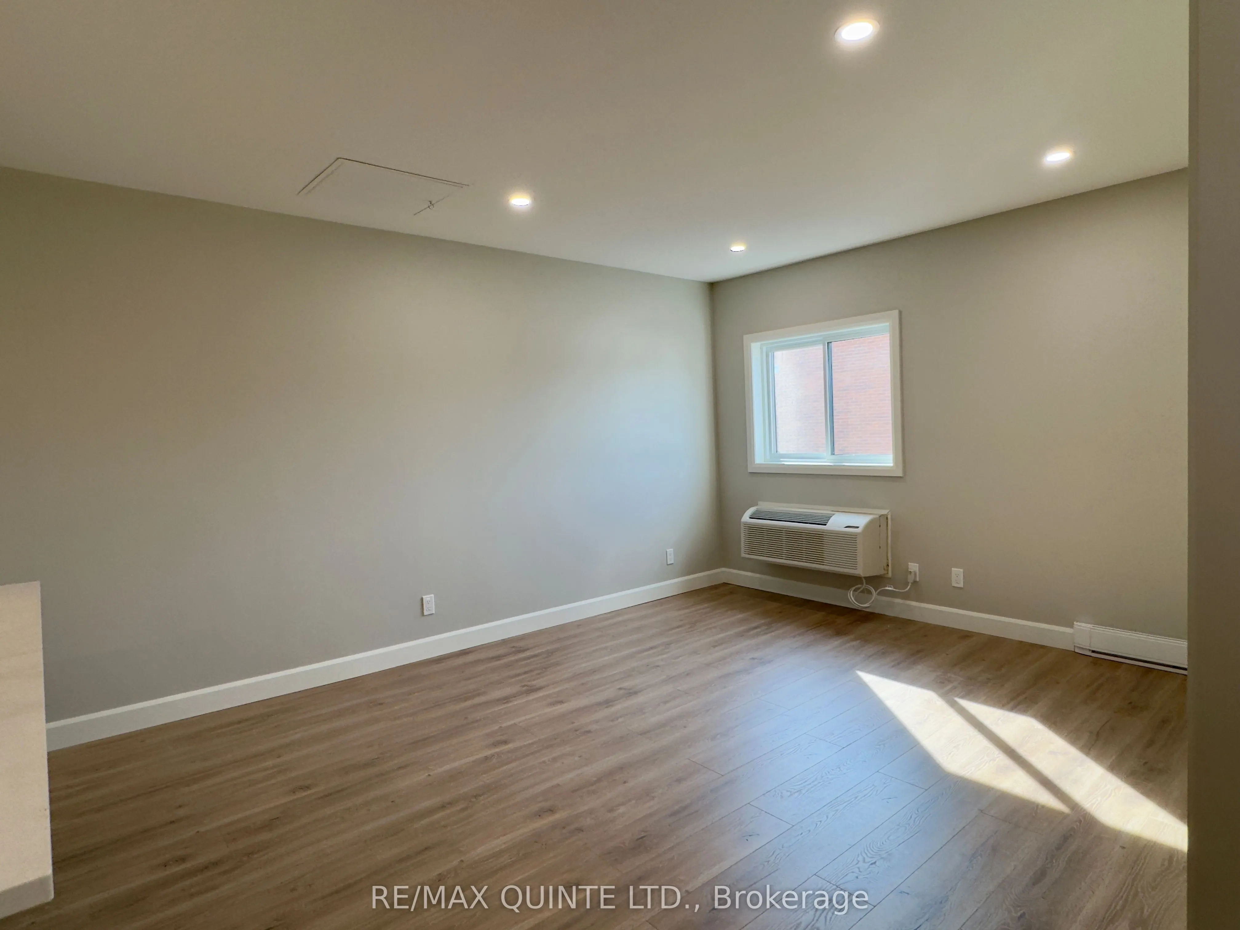 330 Victoria Street, #5