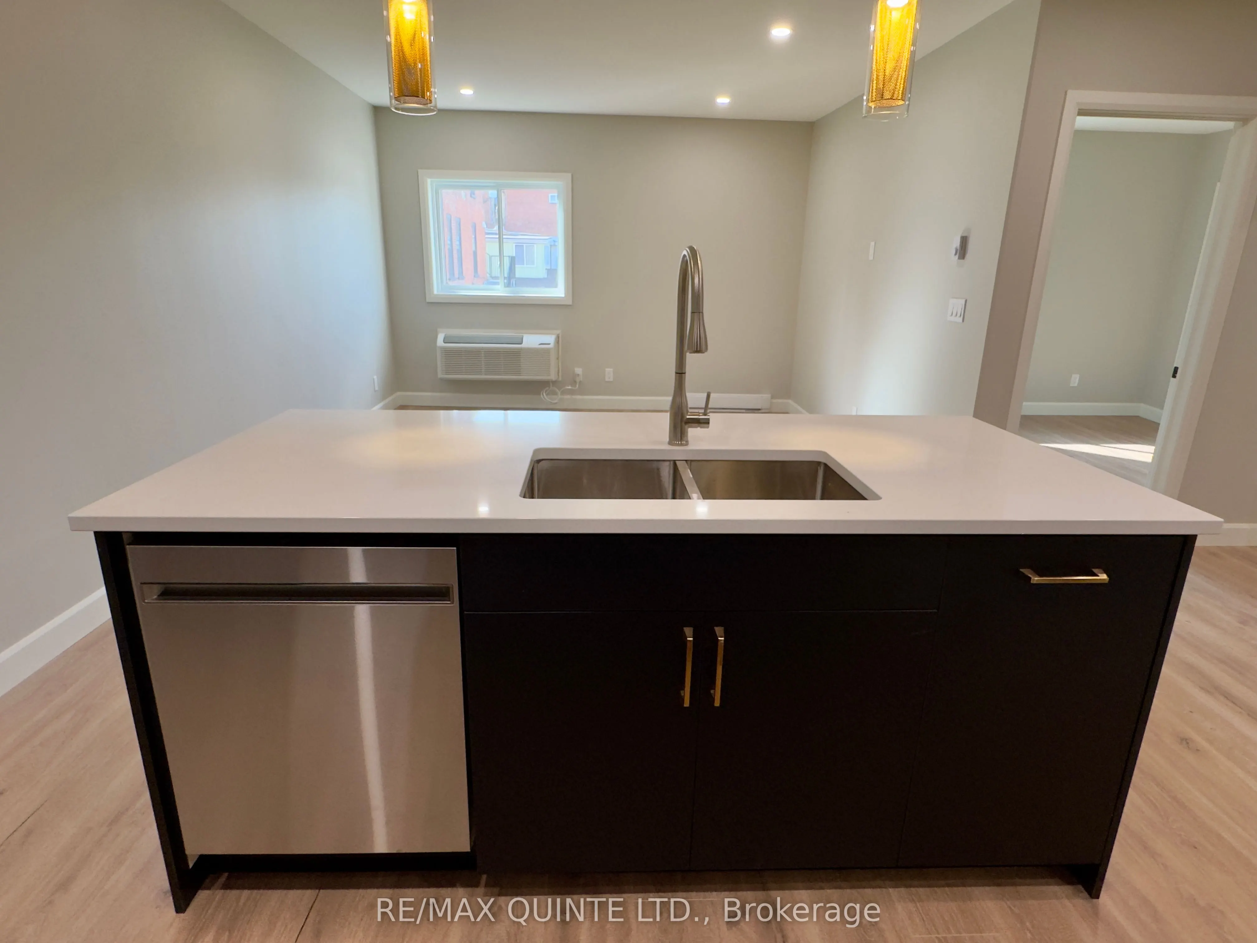 330 Victoria Street, #5