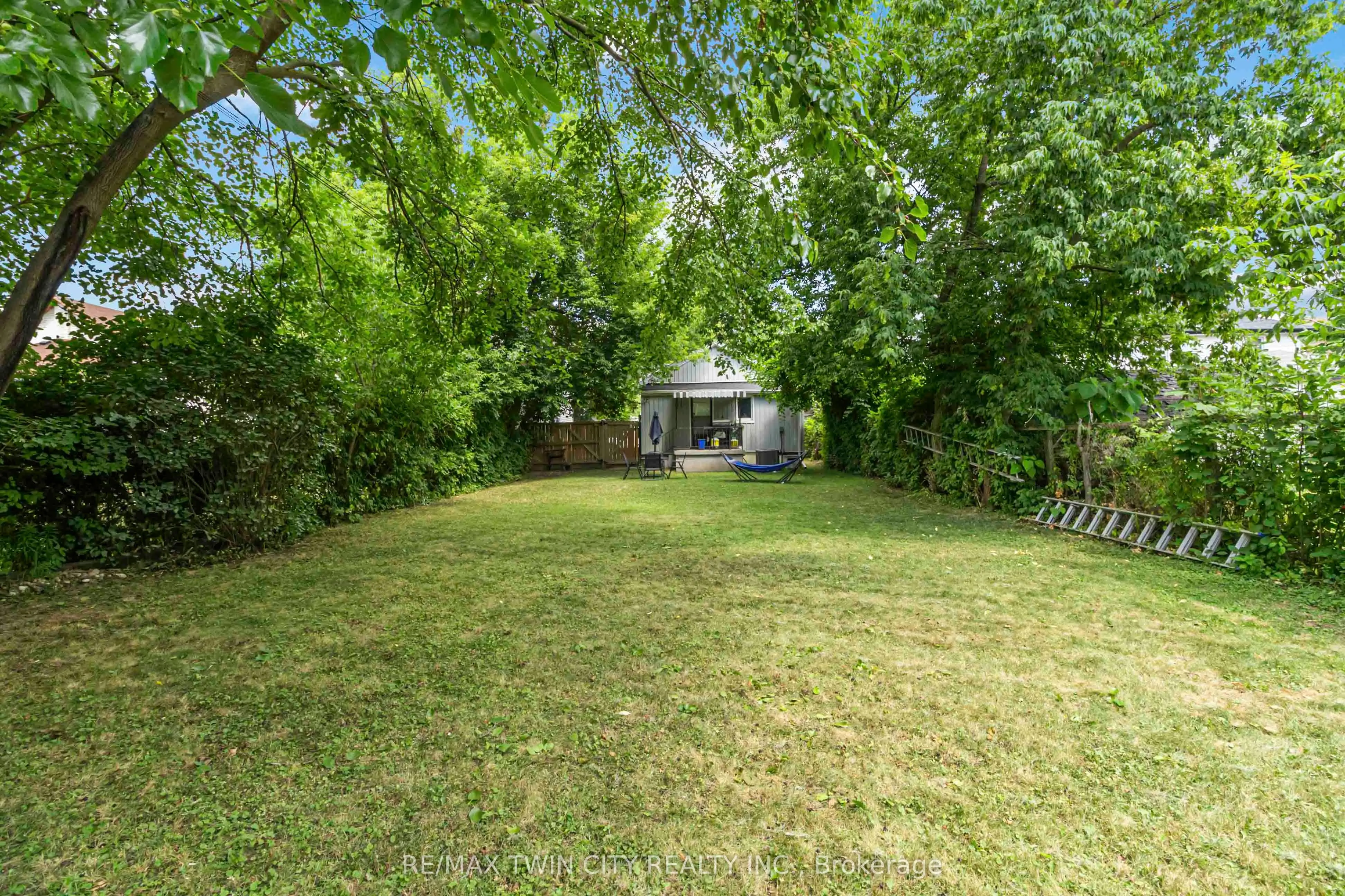 305 Dalhousie Street