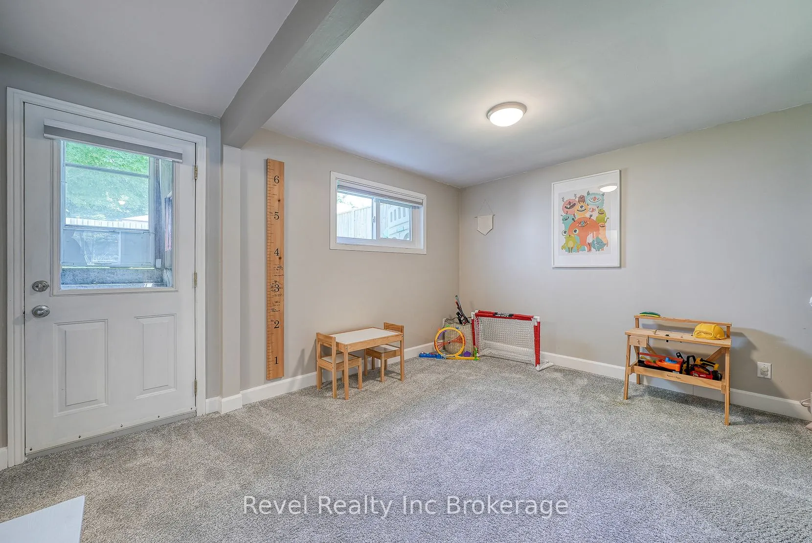 5 Dean Crescent