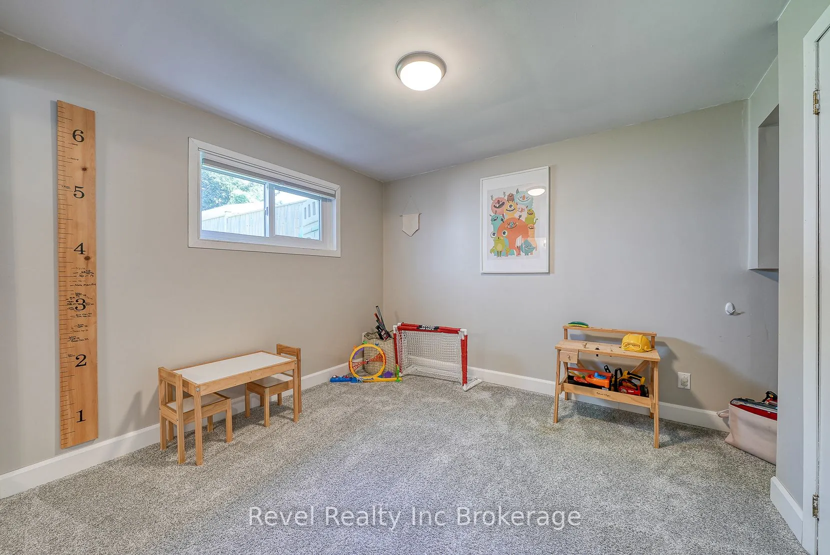 5 Dean Crescent