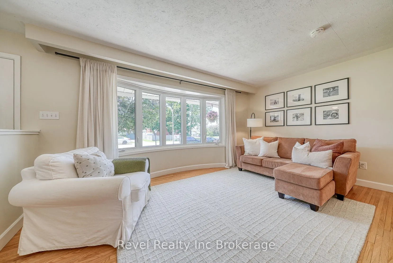 5 Dean Crescent