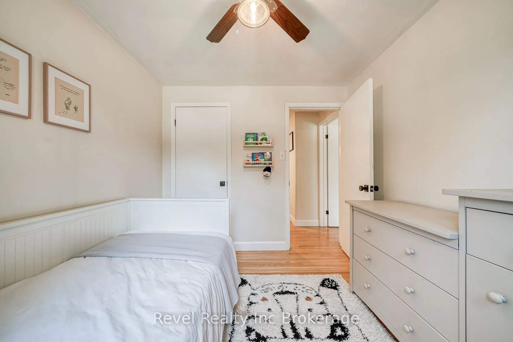 5 Dean Crescent