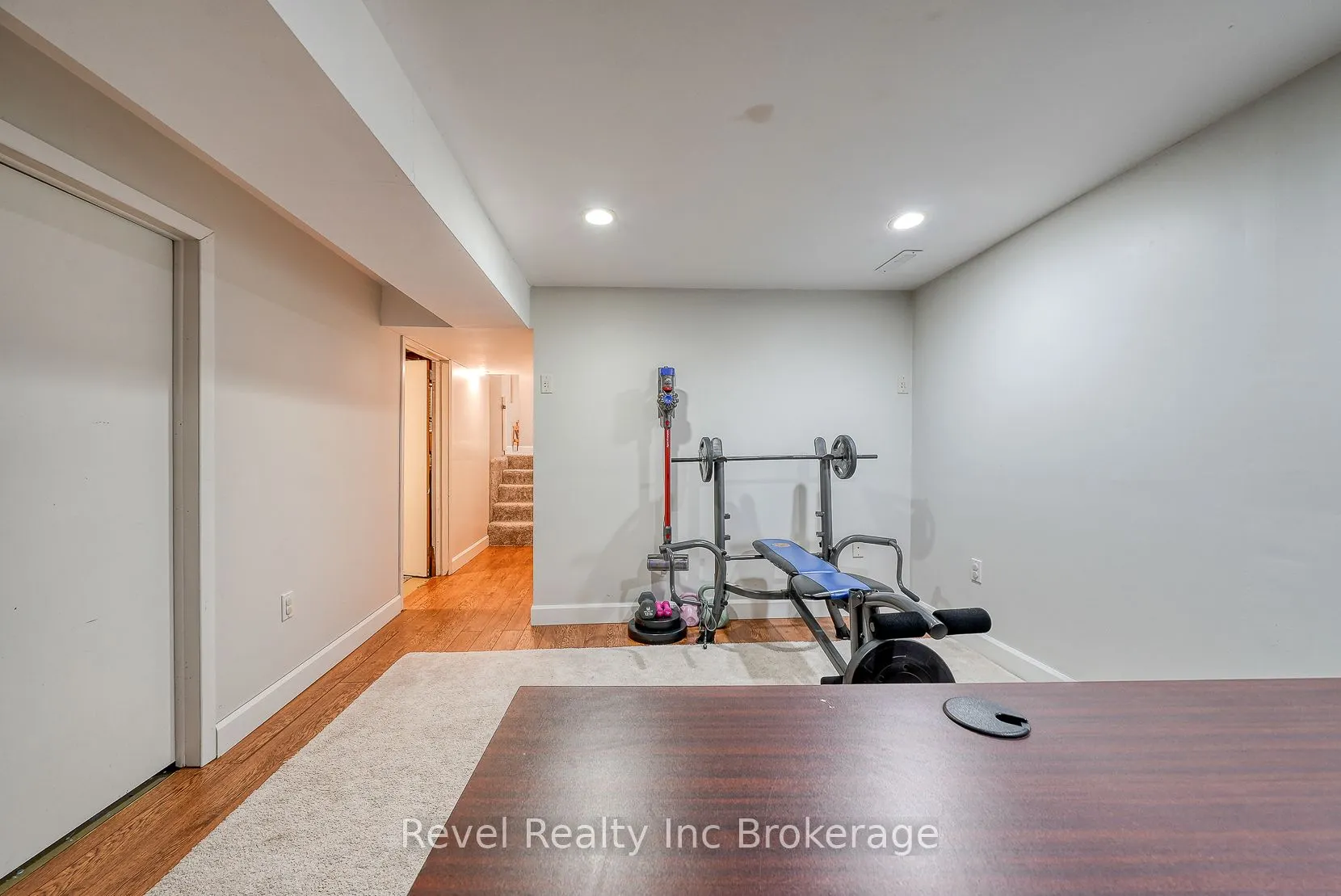 5 Dean Crescent