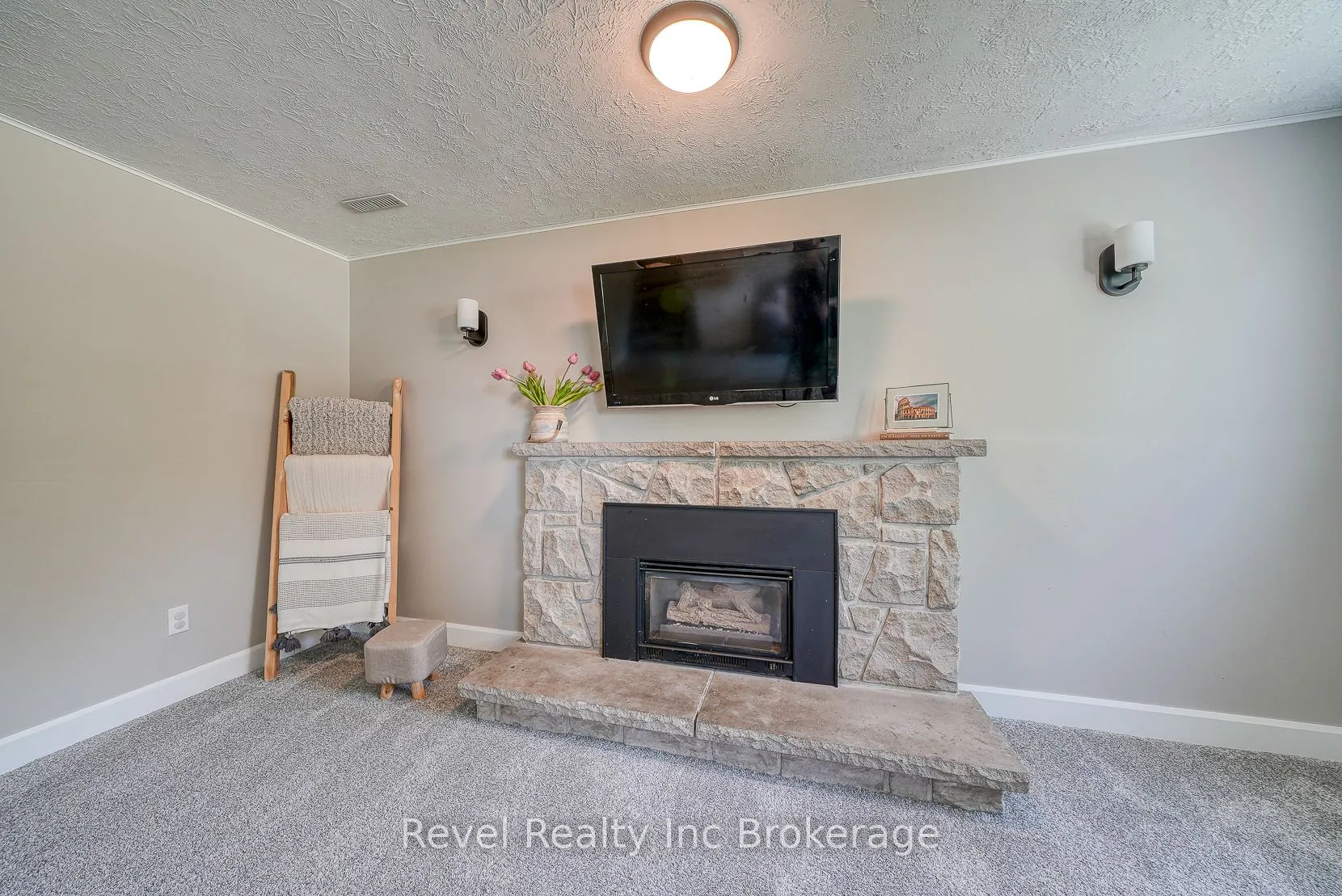 5 Dean Crescent