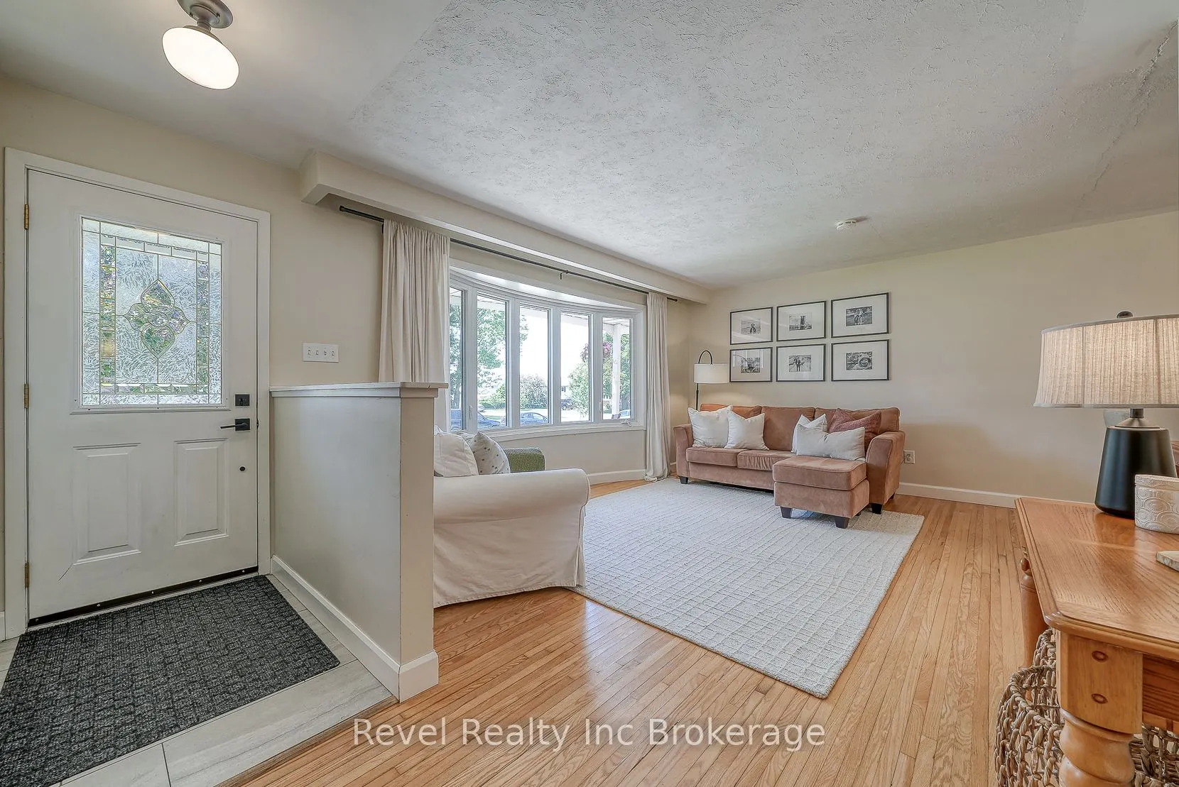 5 Dean Crescent