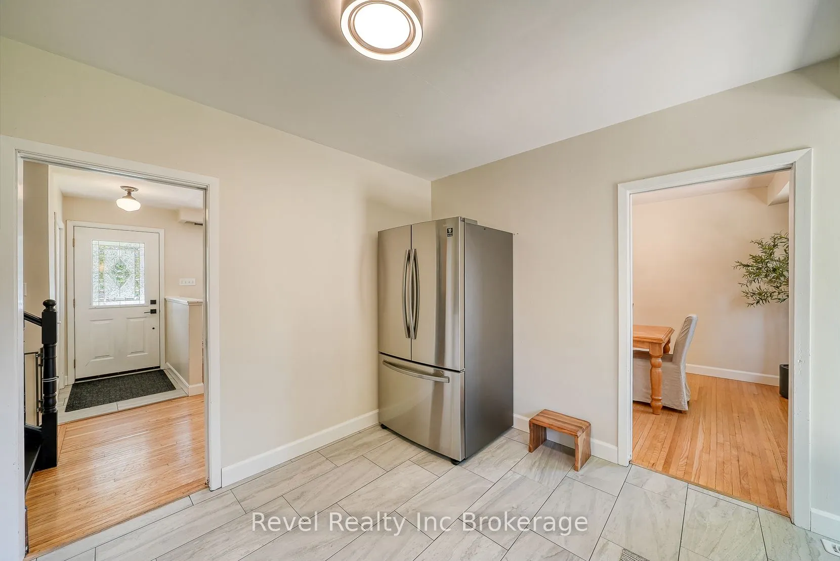 5 Dean Crescent