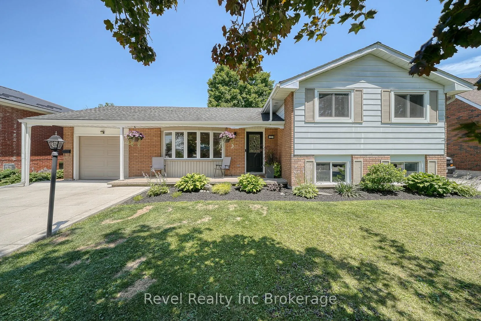 5 Dean Crescent
