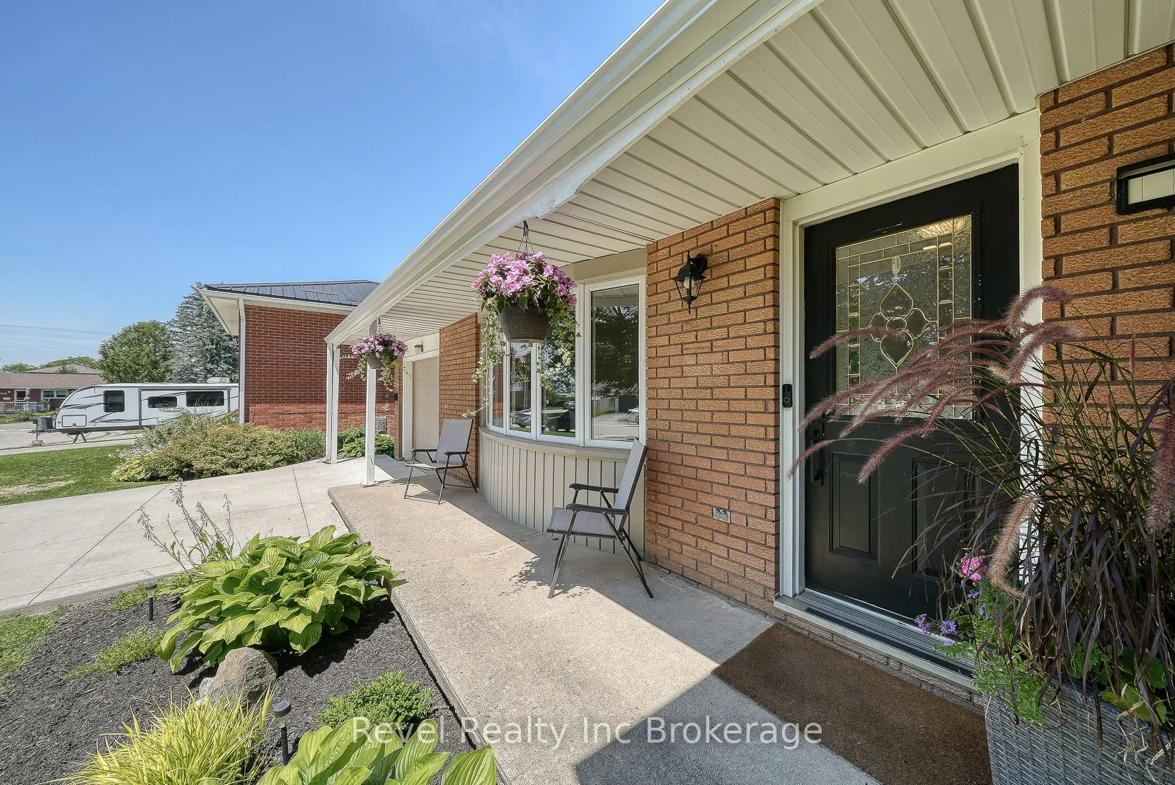 5 Dean Crescent