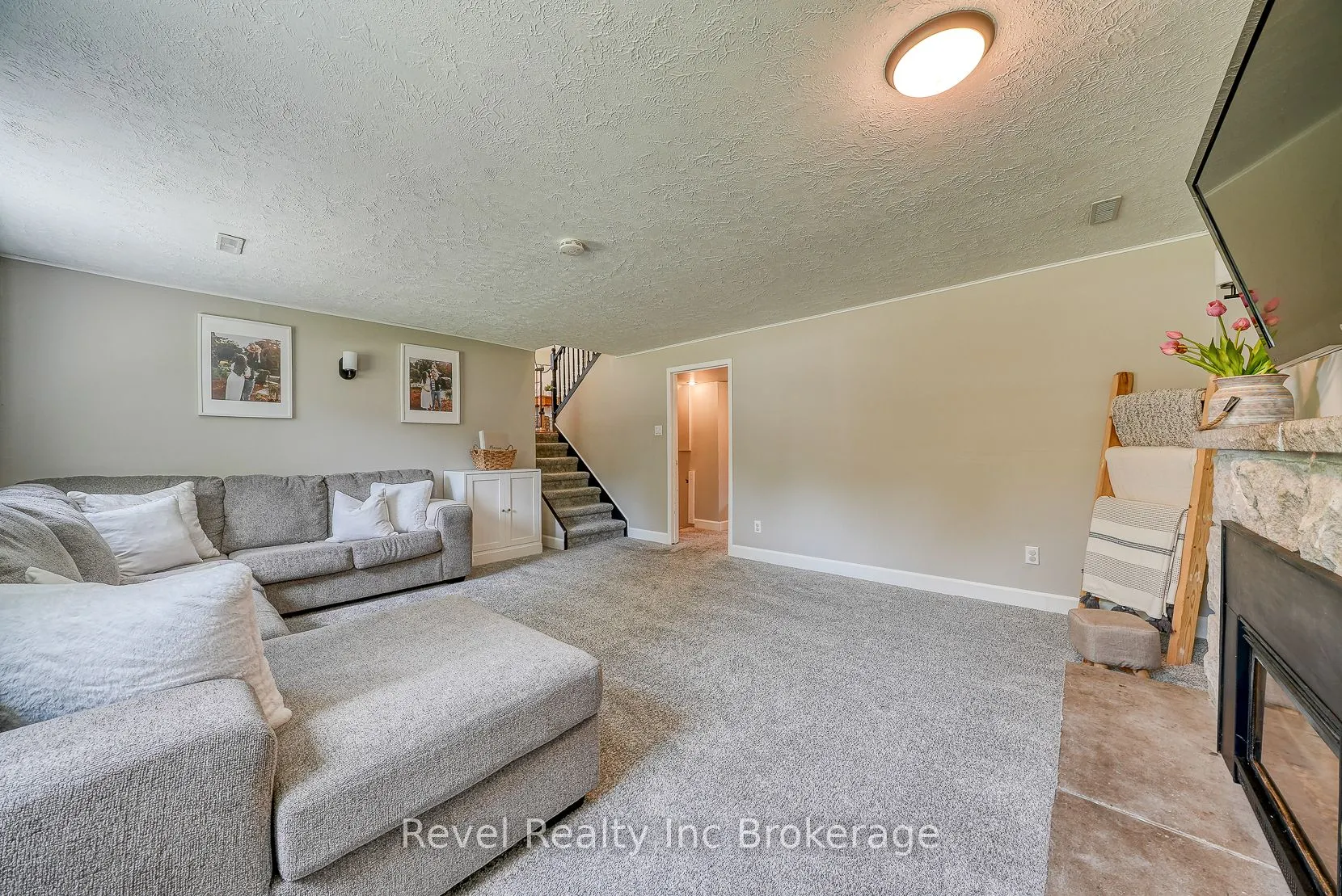 5 Dean Crescent