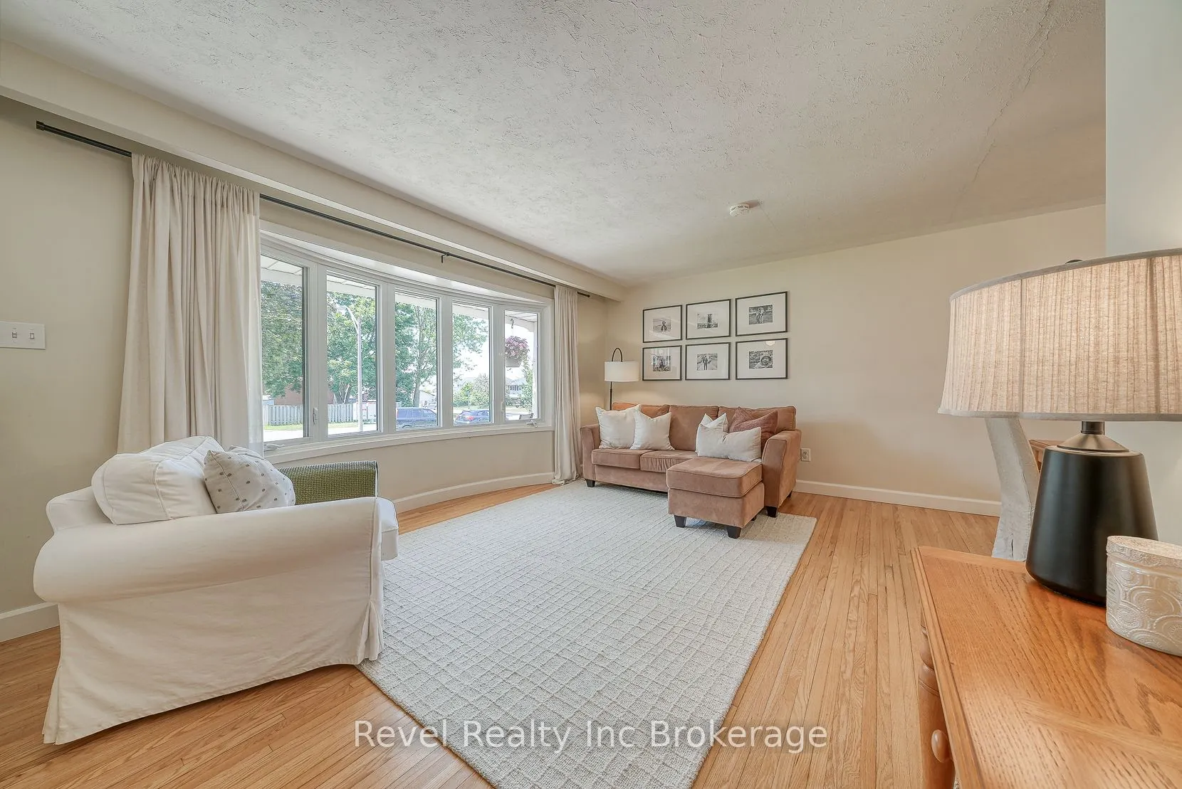 5 Dean Crescent
