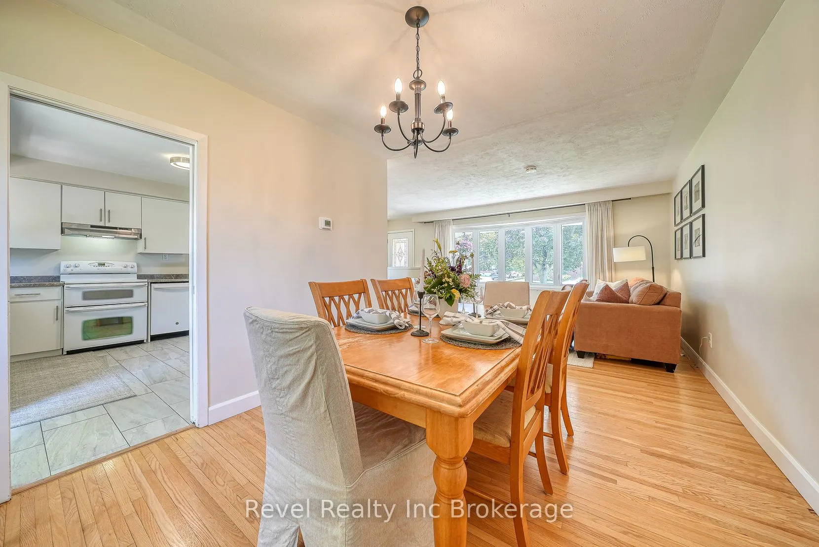 5 Dean Crescent