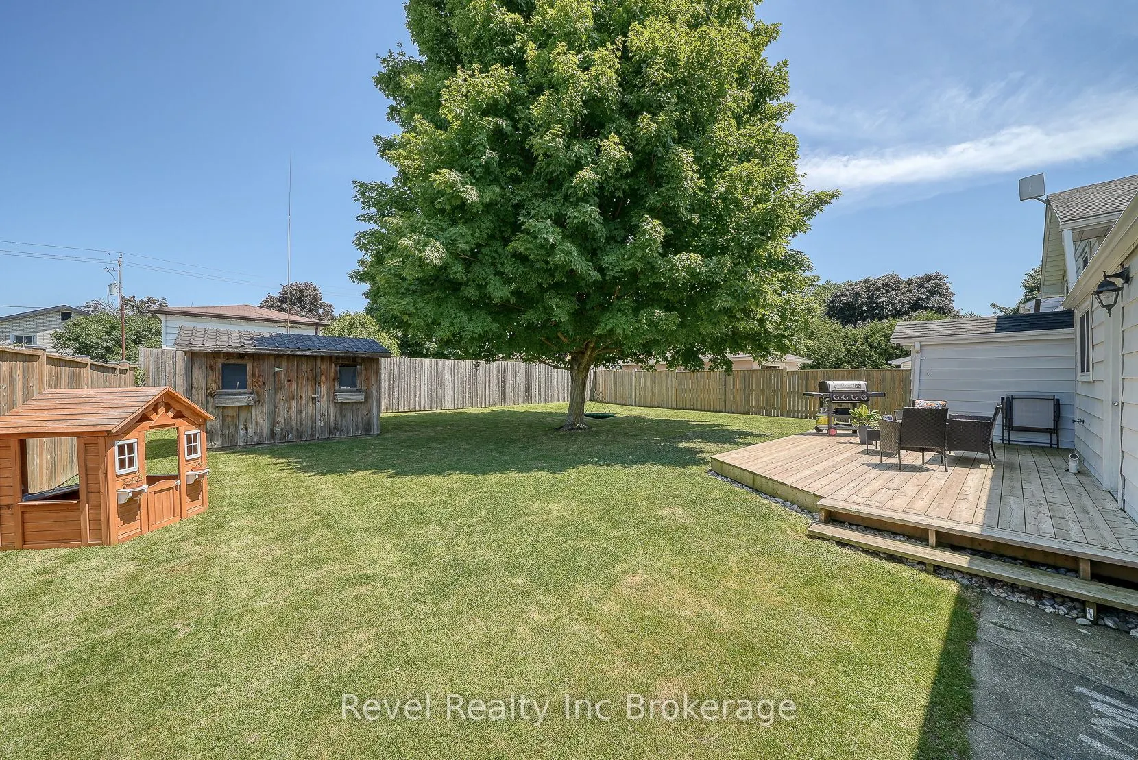 5 Dean Crescent