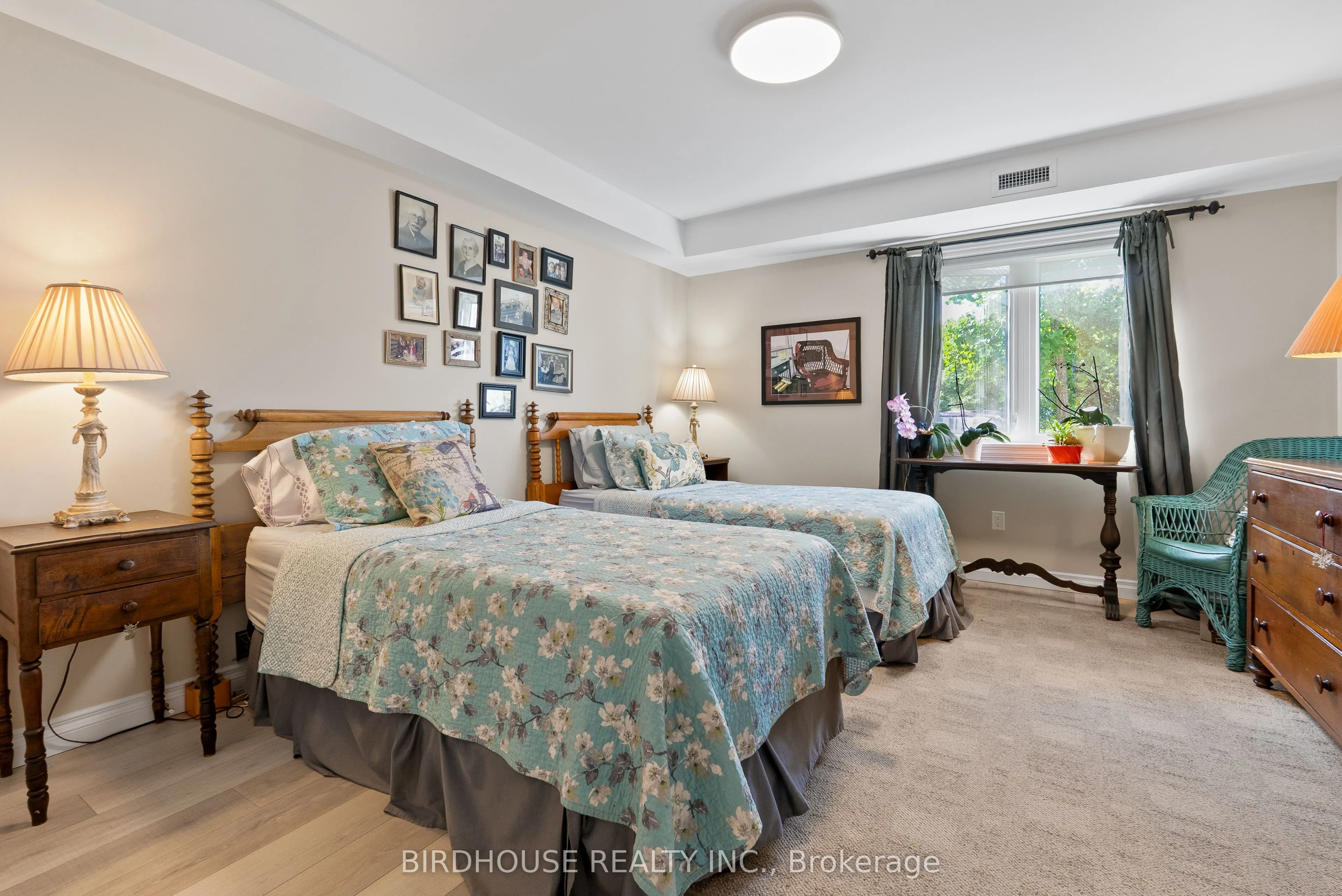 25 King Street, #102