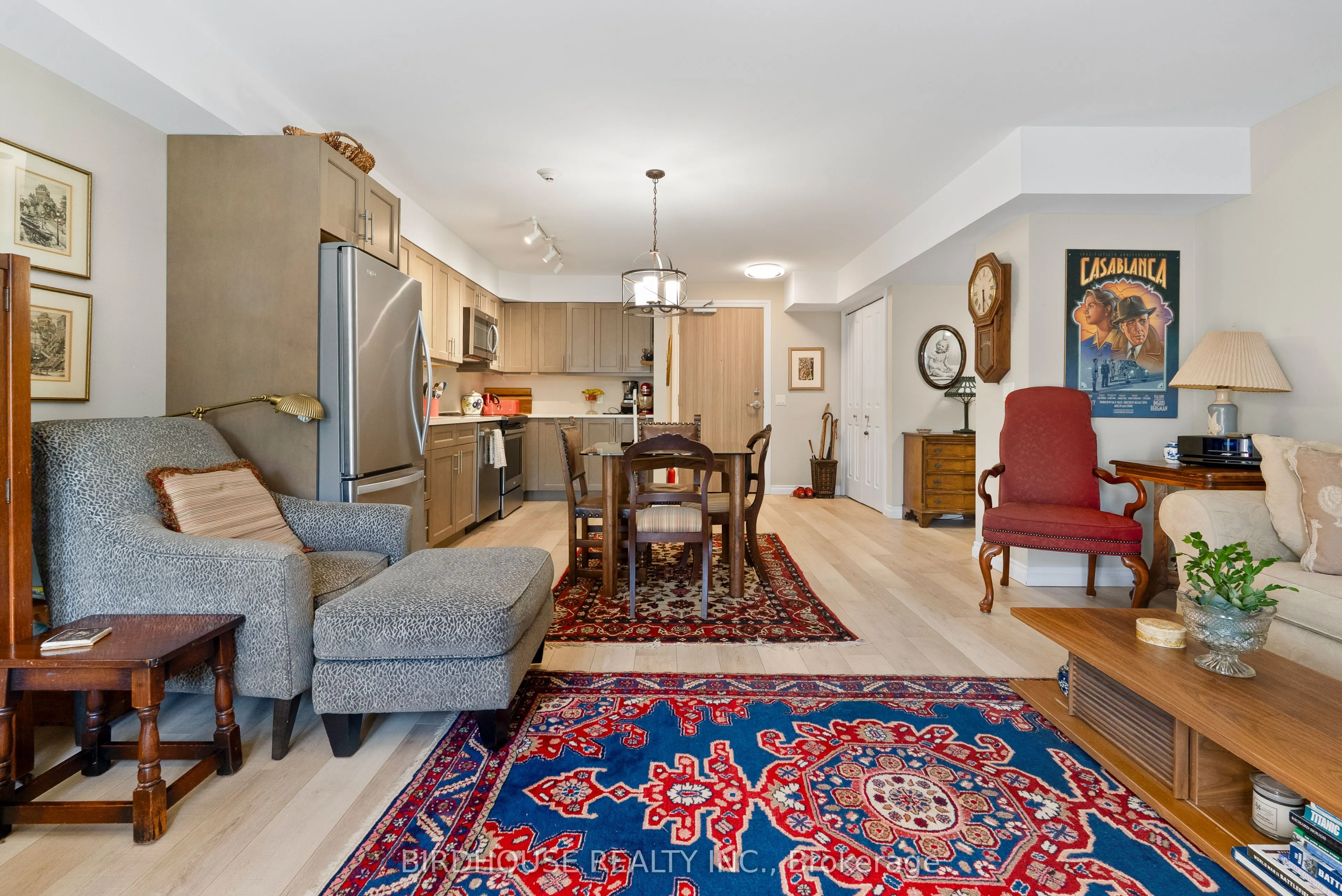 25 King Street, #102