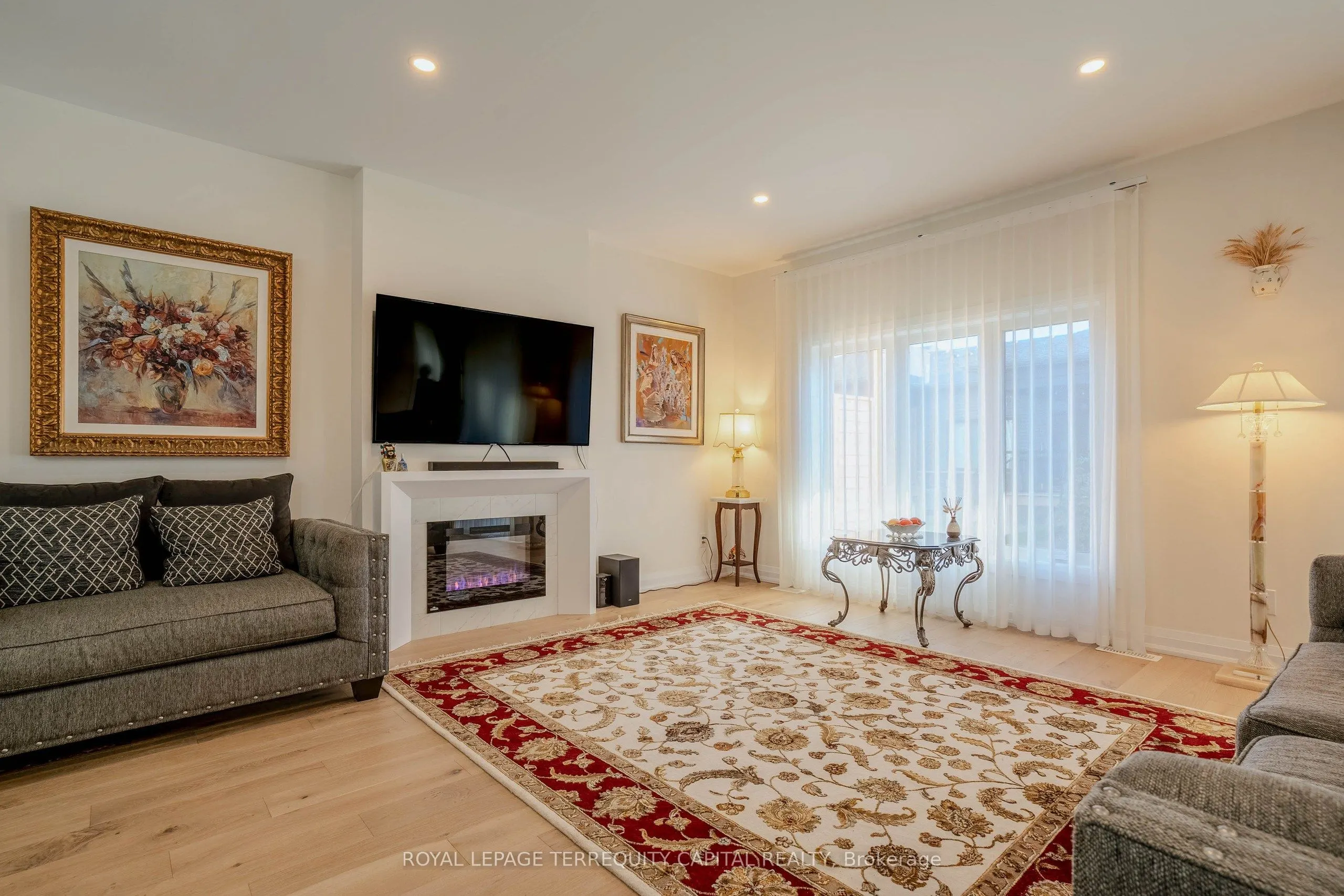 8974 Willoughby Drive, #19