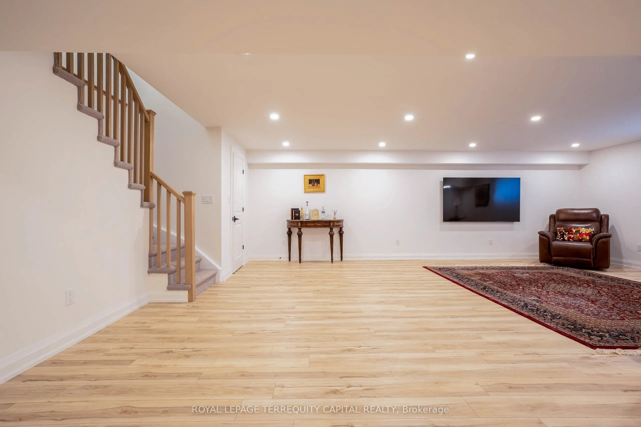 8974 Willoughby Drive, #19