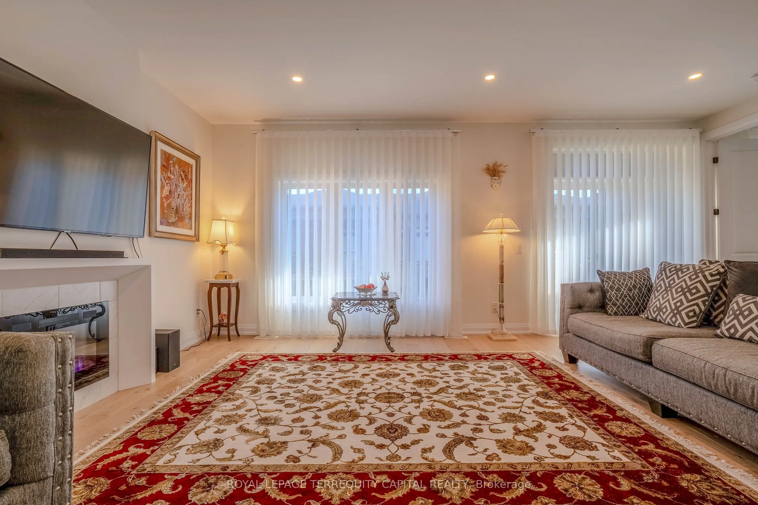 8974 Willoughby Drive, #19