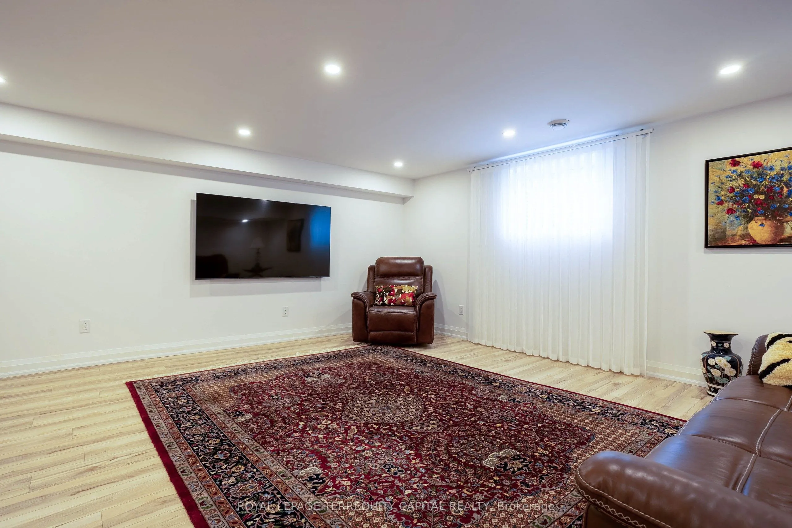 8974 Willoughby Drive, #19