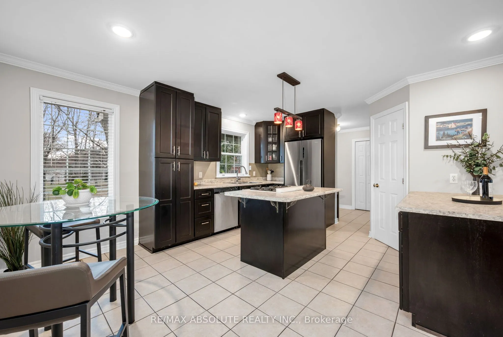 1601 Shauna Crescent