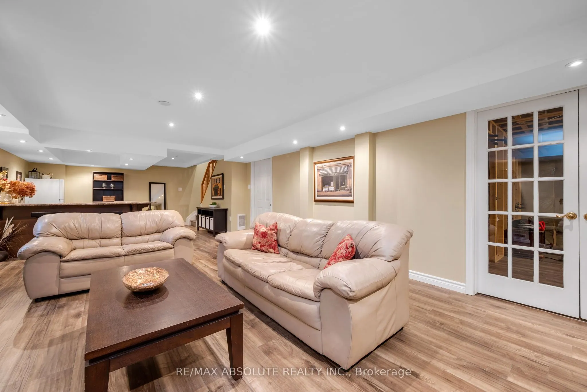 1601 Shauna Crescent