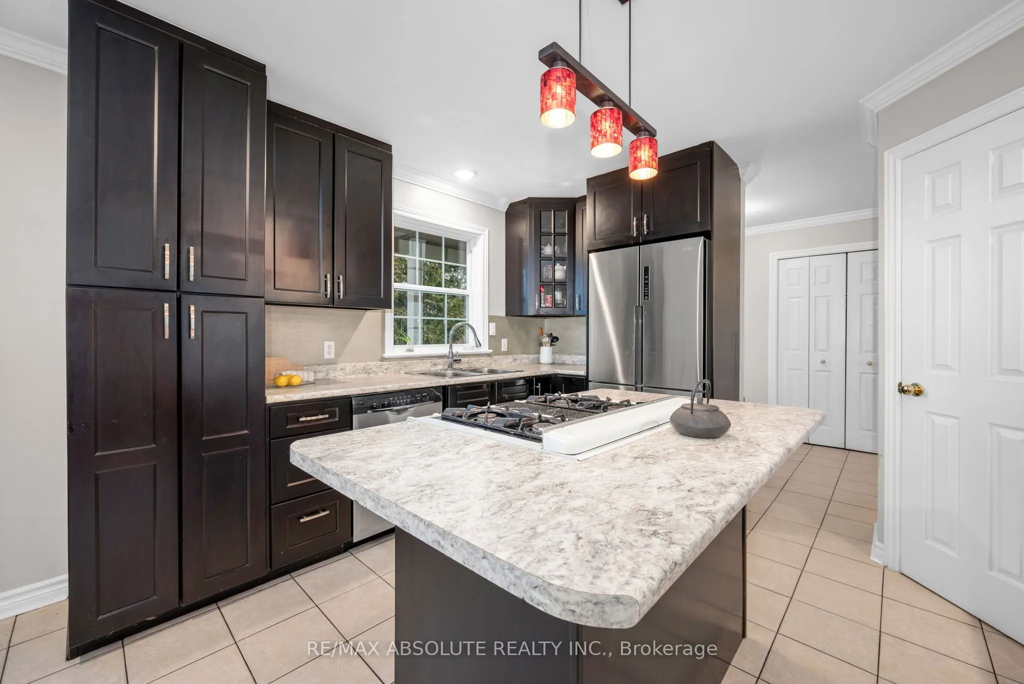 1601 Shauna Crescent
