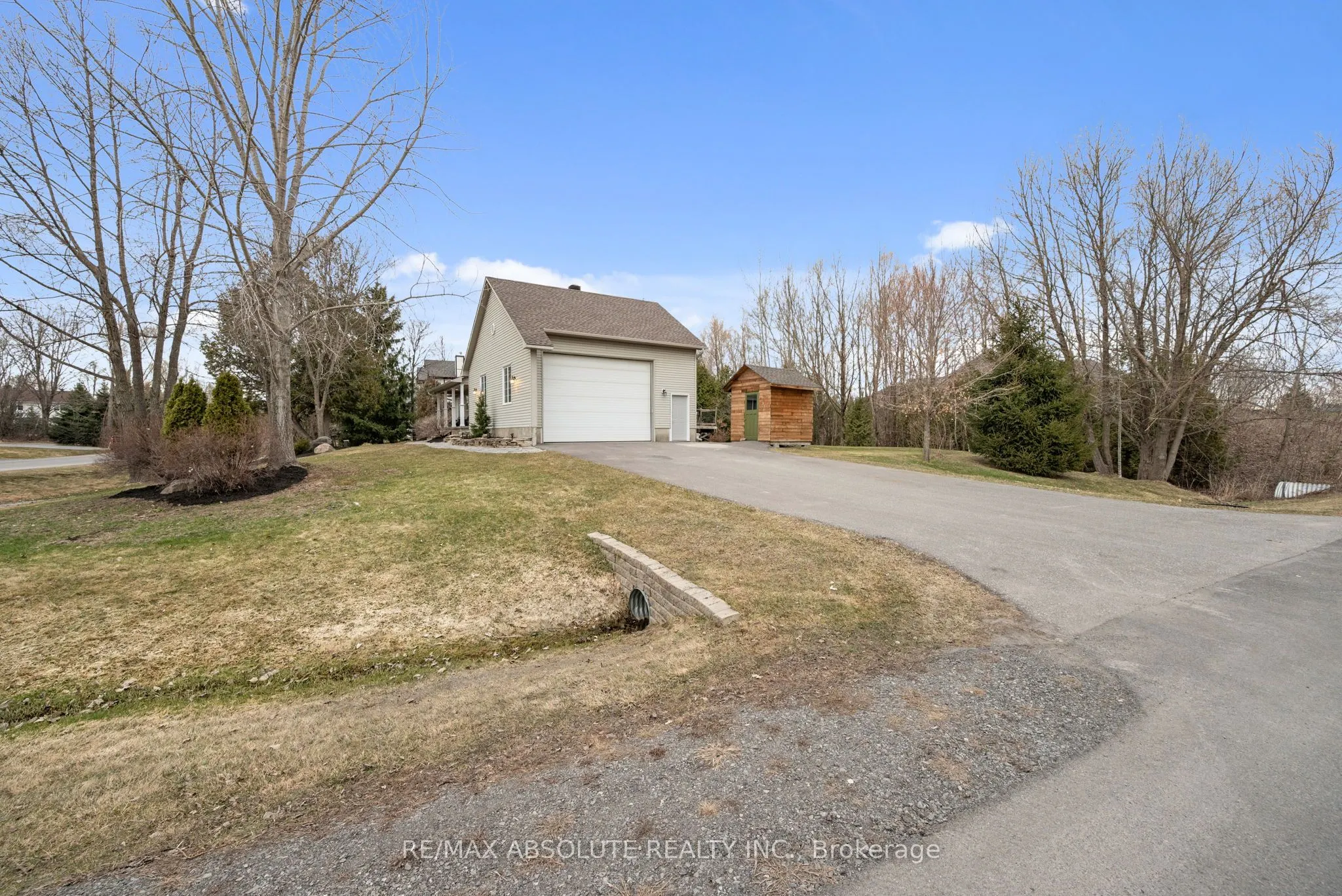 1601 Shauna Crescent