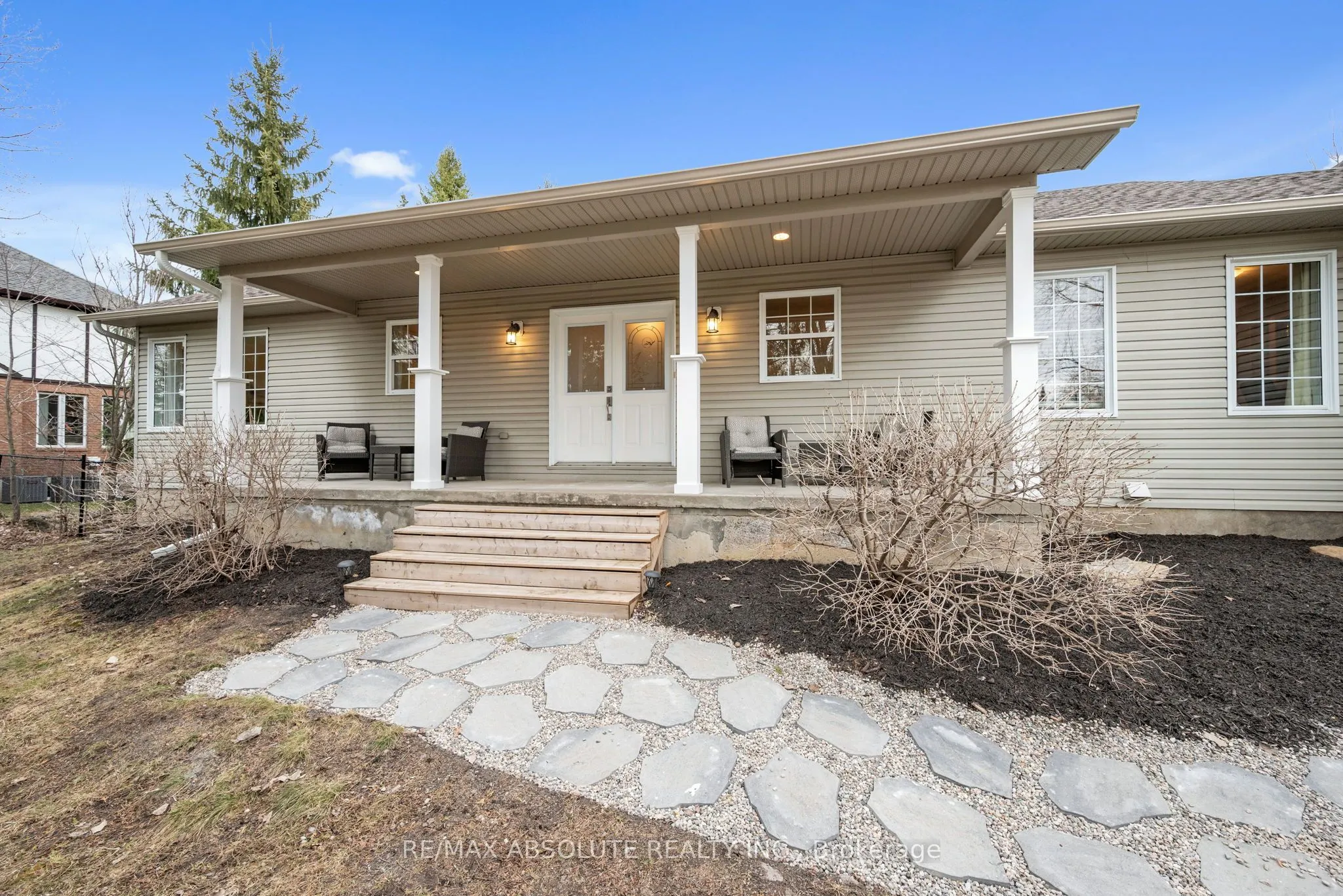 1601 Shauna Crescent