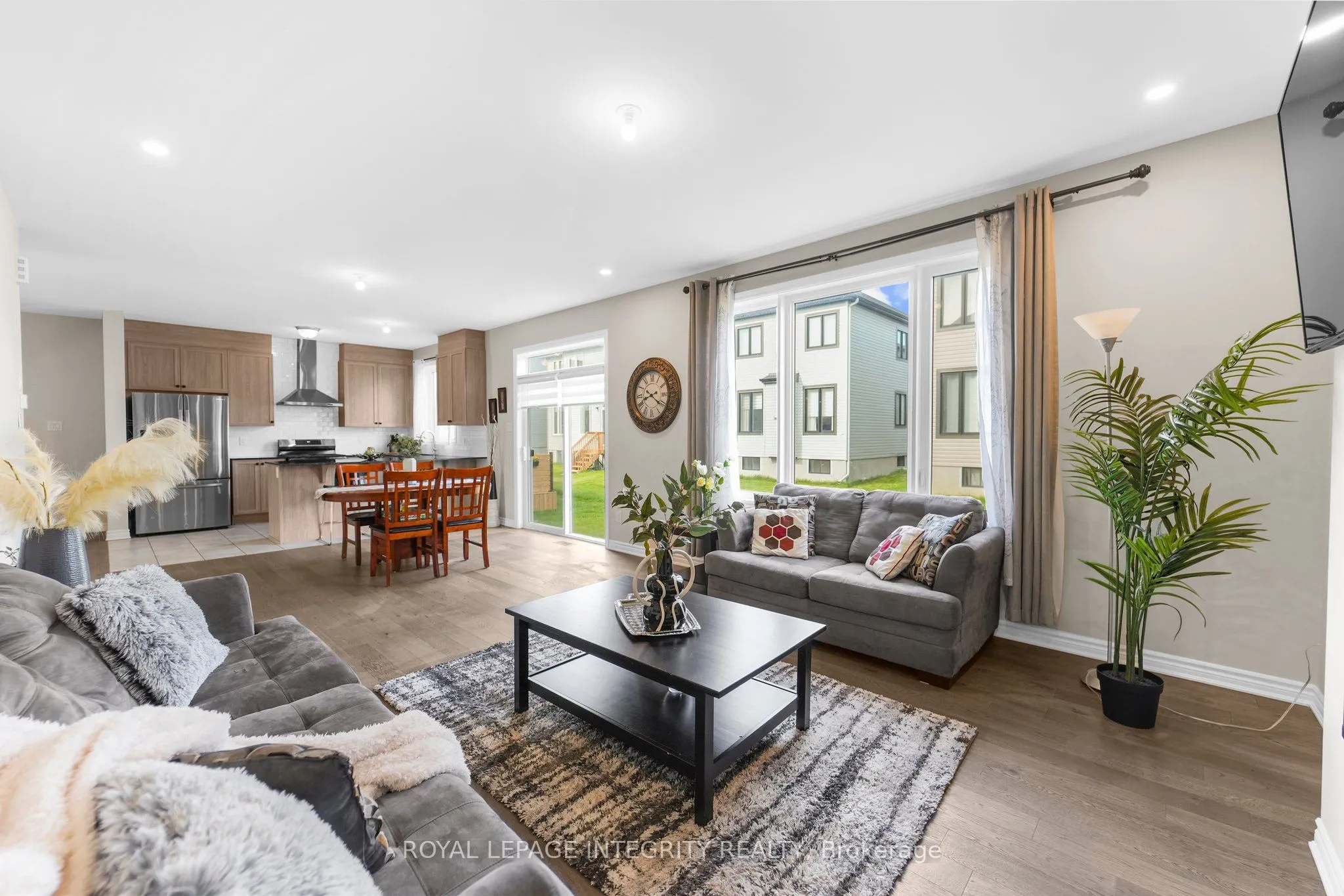 724 Vennecy Terrace